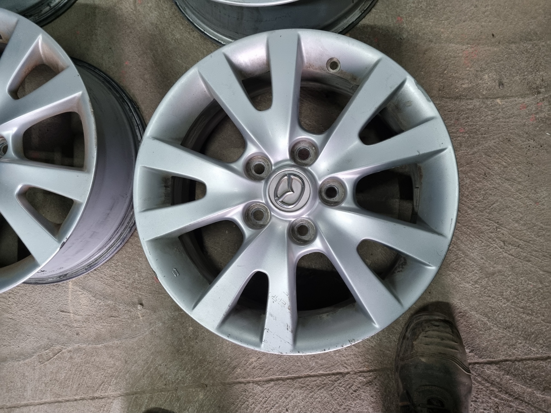 JUEGO LLANTAS MAZDA 3 Y6