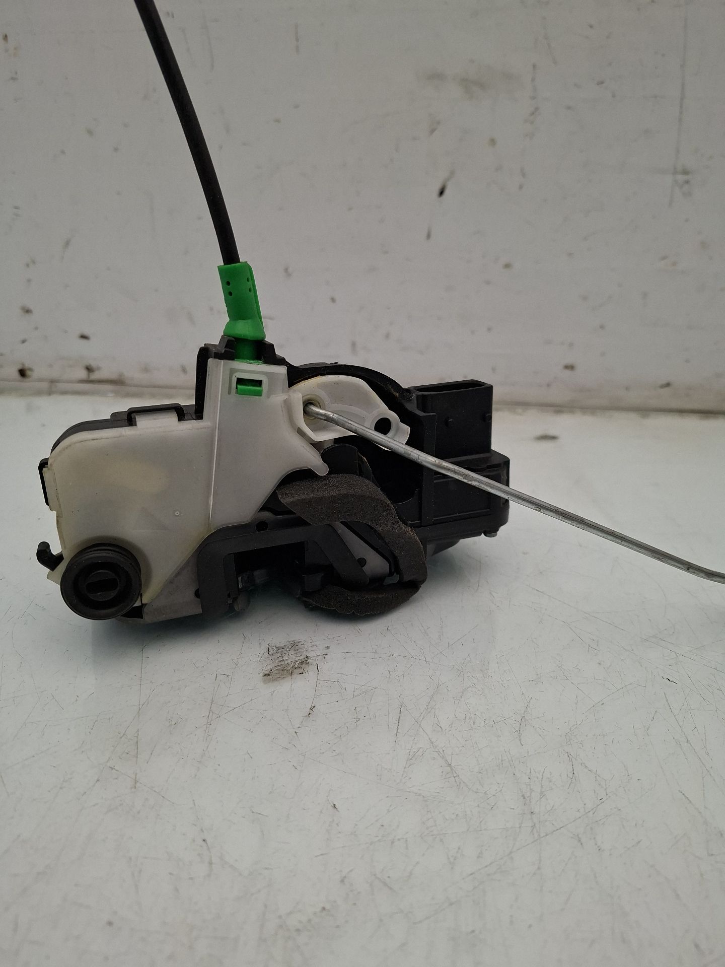 CERRADURA PUERTA TRASERA DERECHA OPEL INSIGNIA 