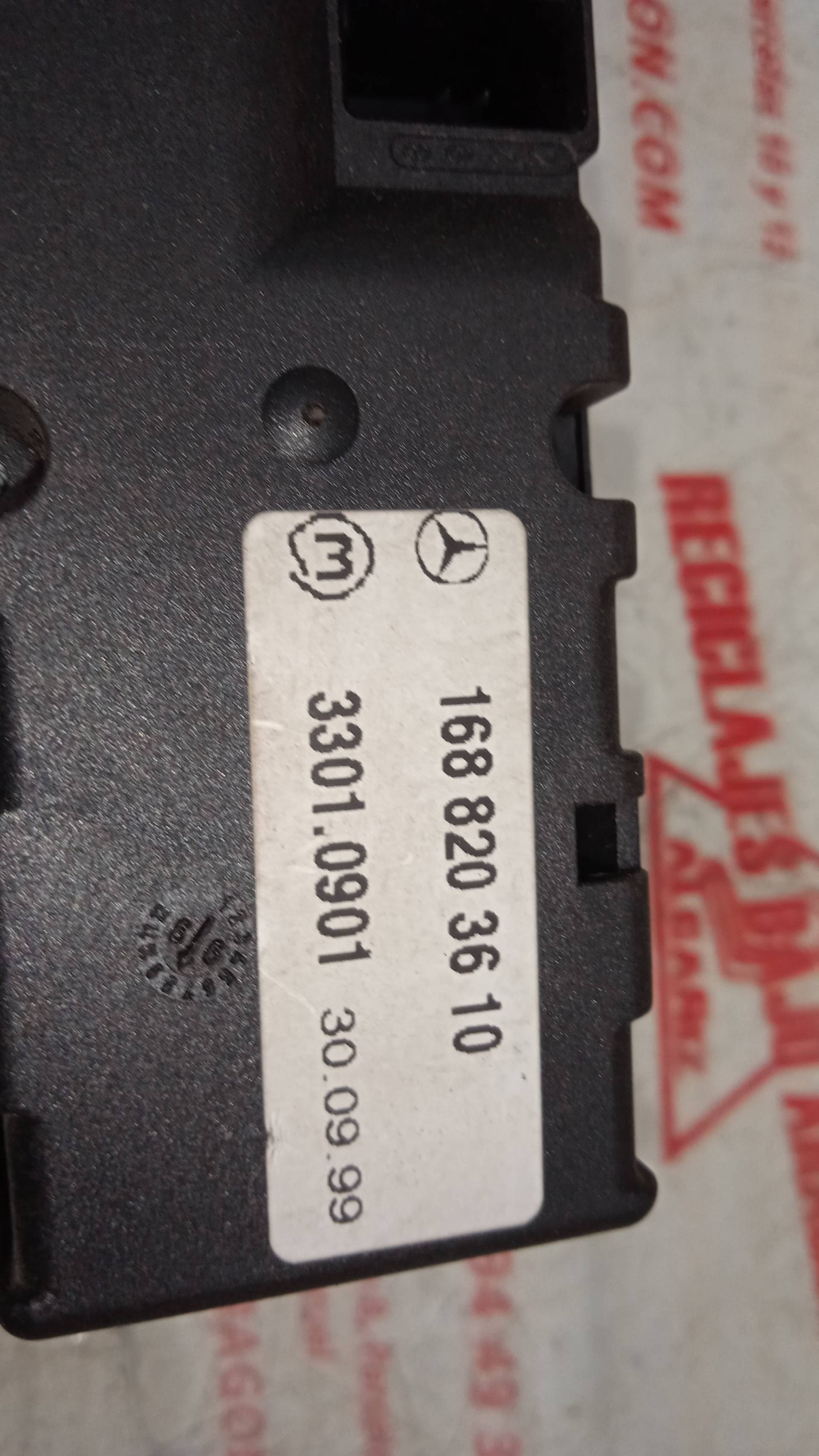 MANDO MULTIFUNCION MERCEDES-BENZ CLASE A M166990