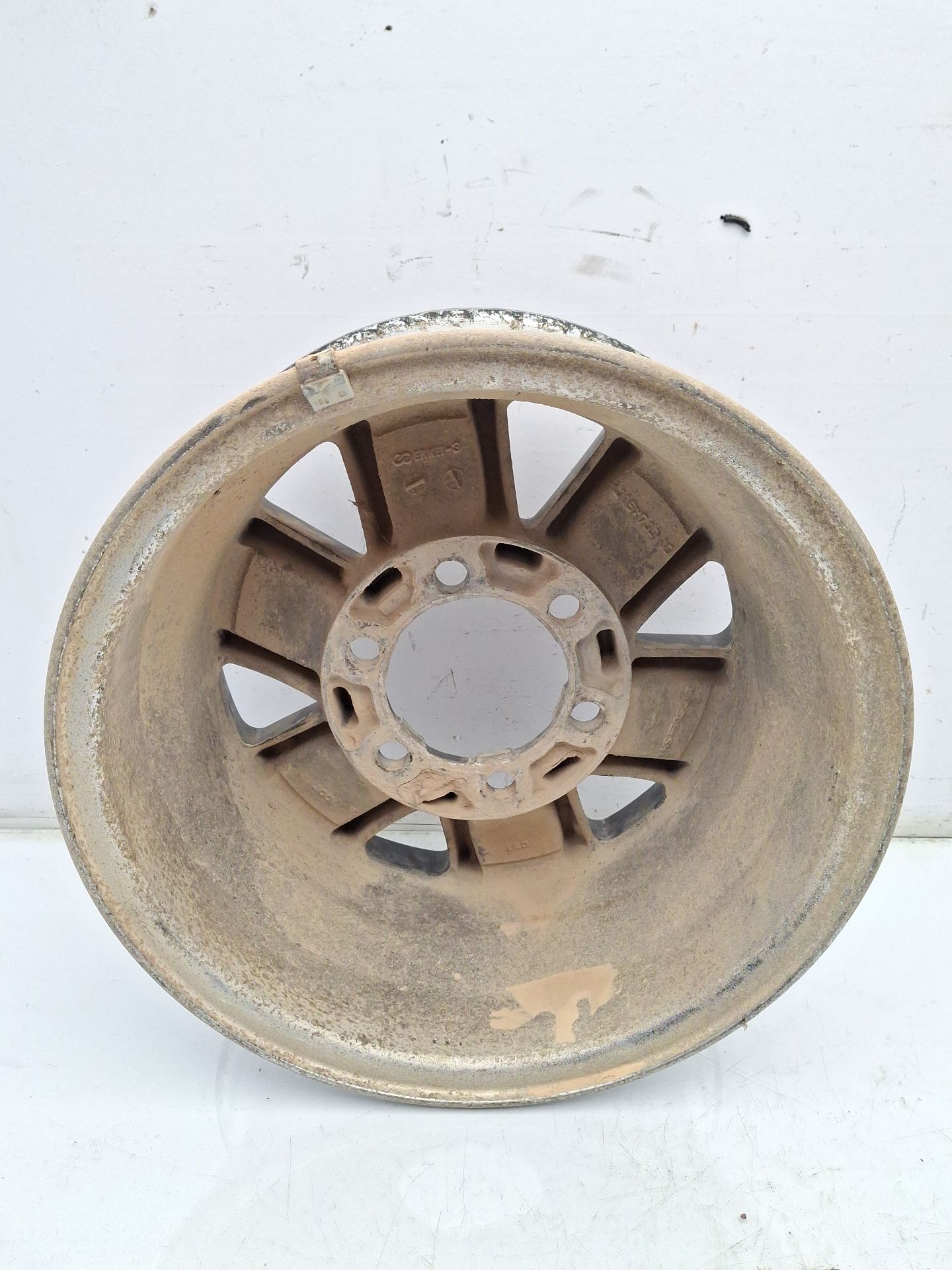 LLANTA MITSUBISHI MONTERO 