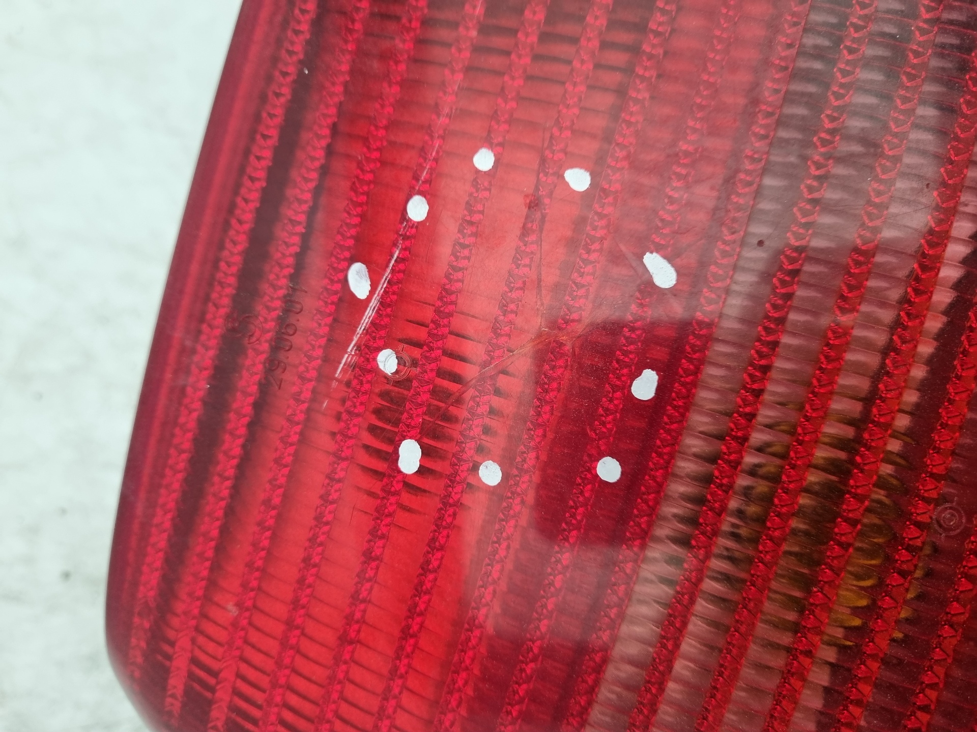 PILOTO TRASERO IZQUIERDO VOLKSWAGEN PASSAT AHU