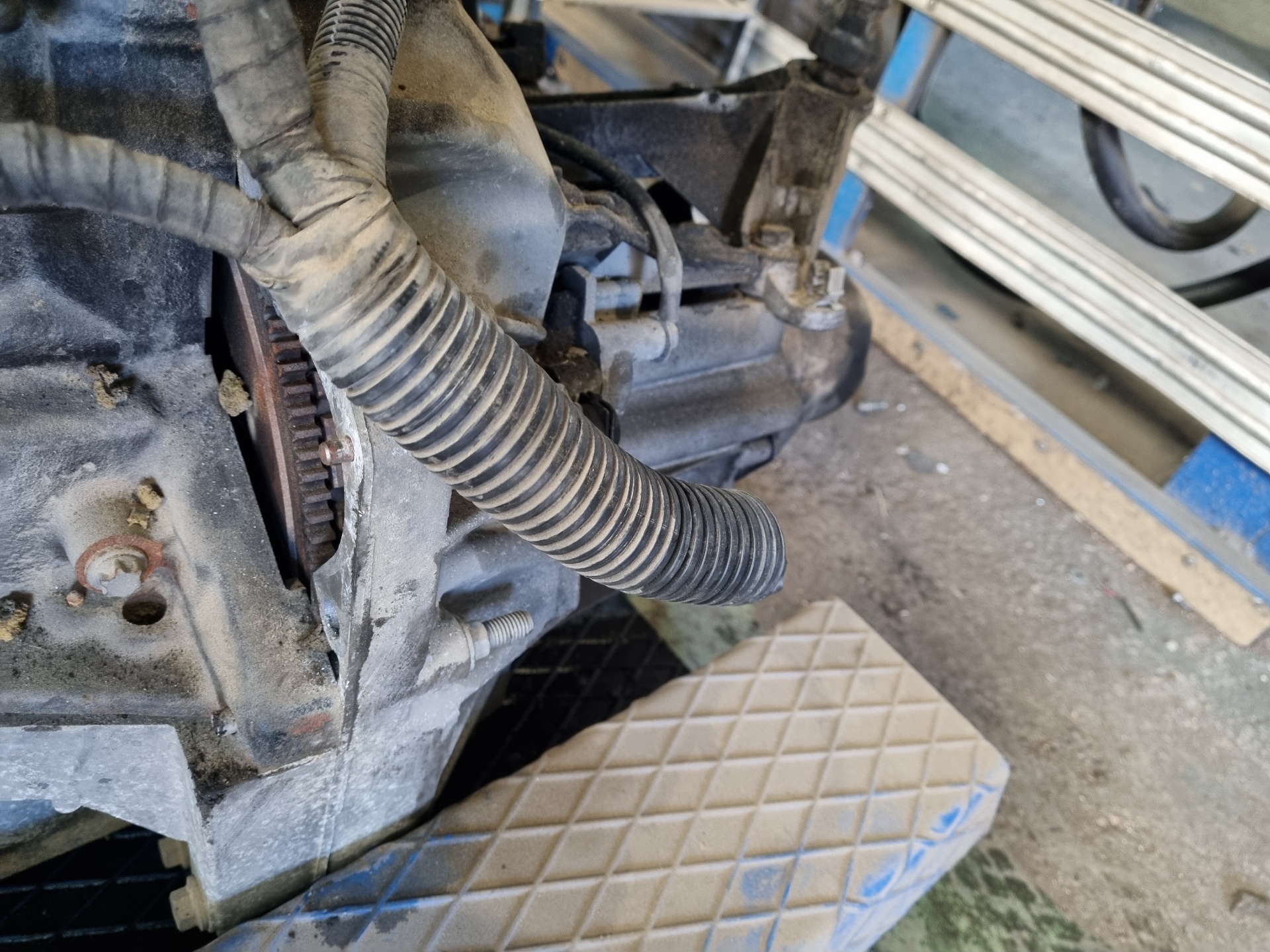 CAJA CAMBIOS DACIA LOGAN K9K 8 7