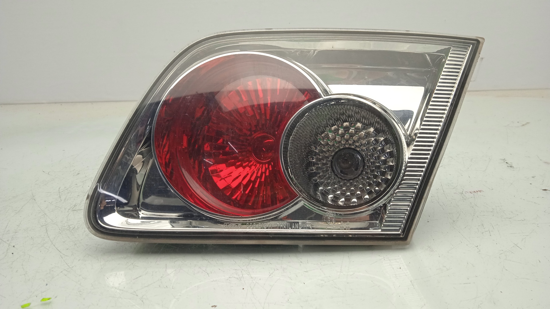 PILOTO TRASERO DERECHO INTERIOR MAZDA 6 L8