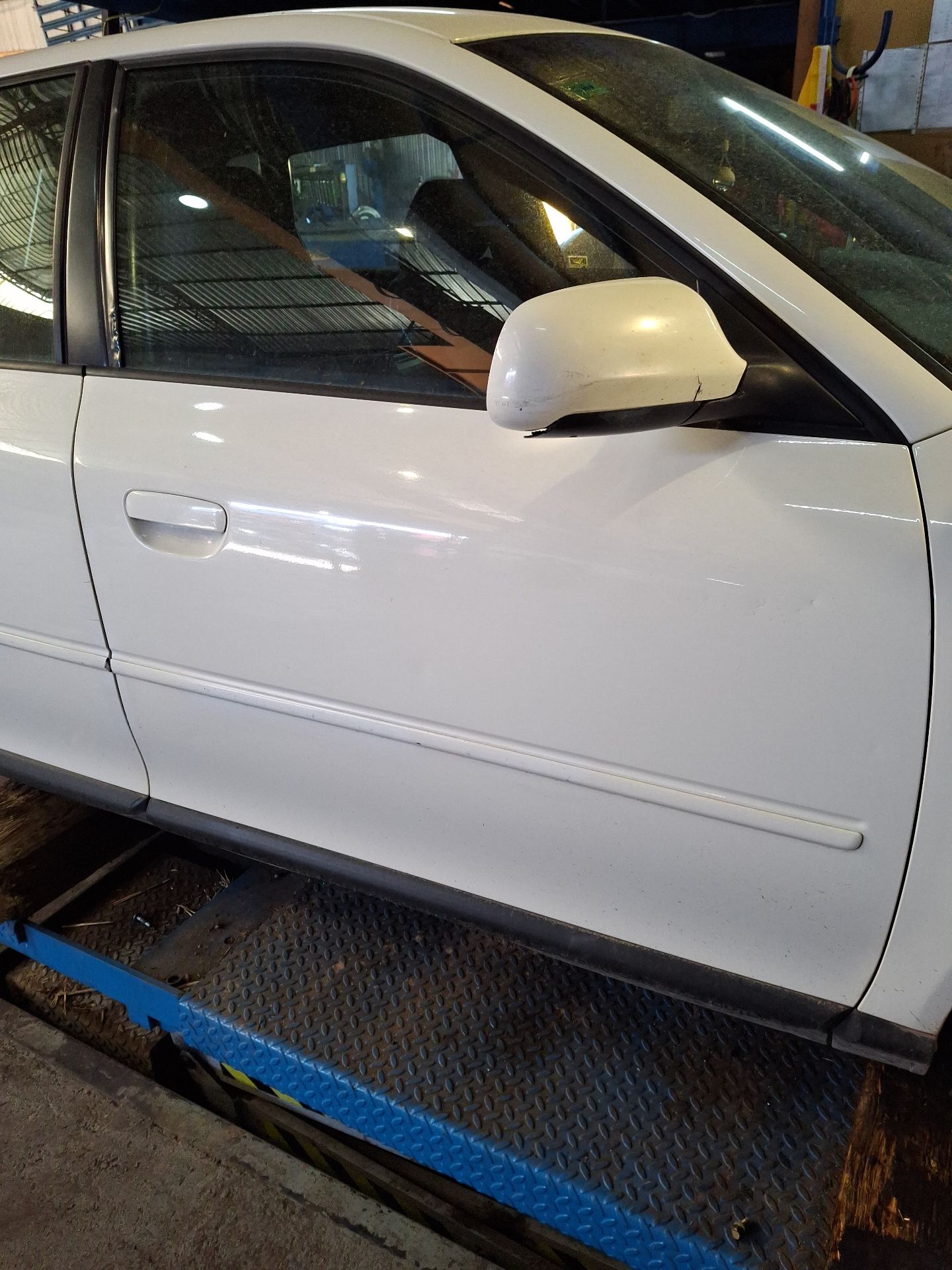 PUERTA DELANTERA DERECHA AUDI A3 