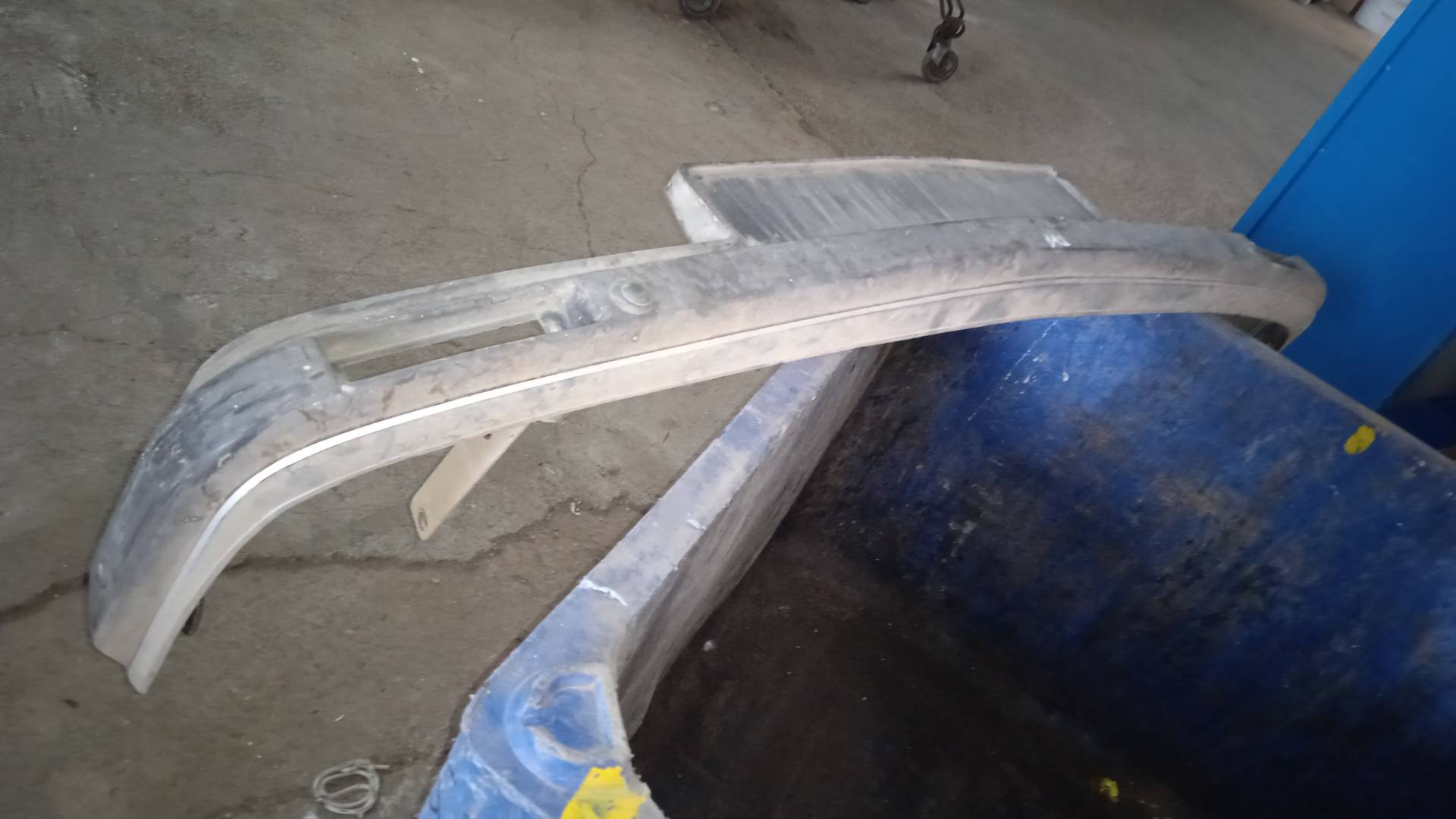 PARAGOLPES DELANTERO SEAT 127 