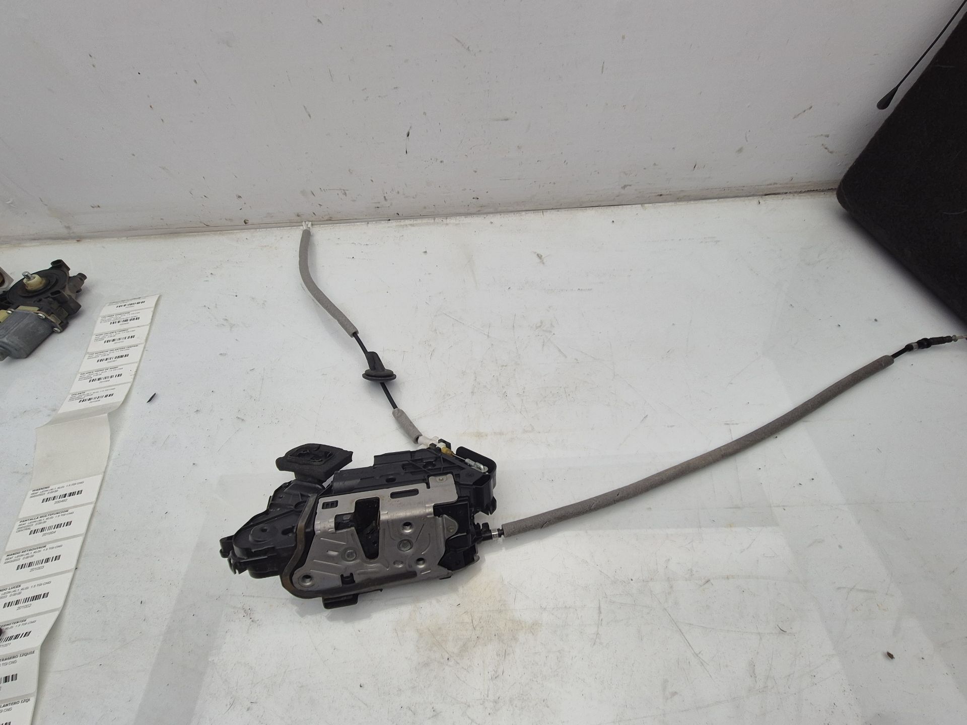 CERRADURA PUERTA DELANTERA IZQUIERDA SEAT LEON 