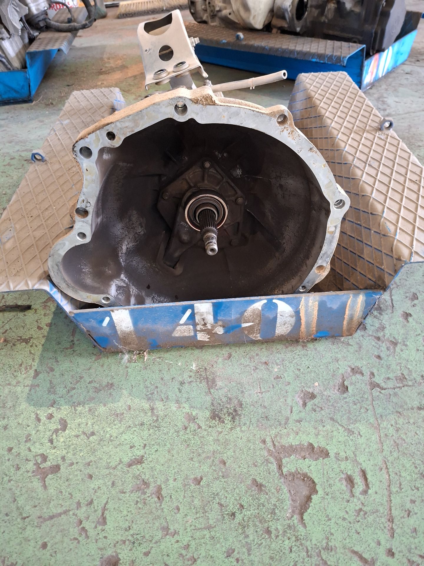 CAJA CAMBIOS NISSAN VANETTE 