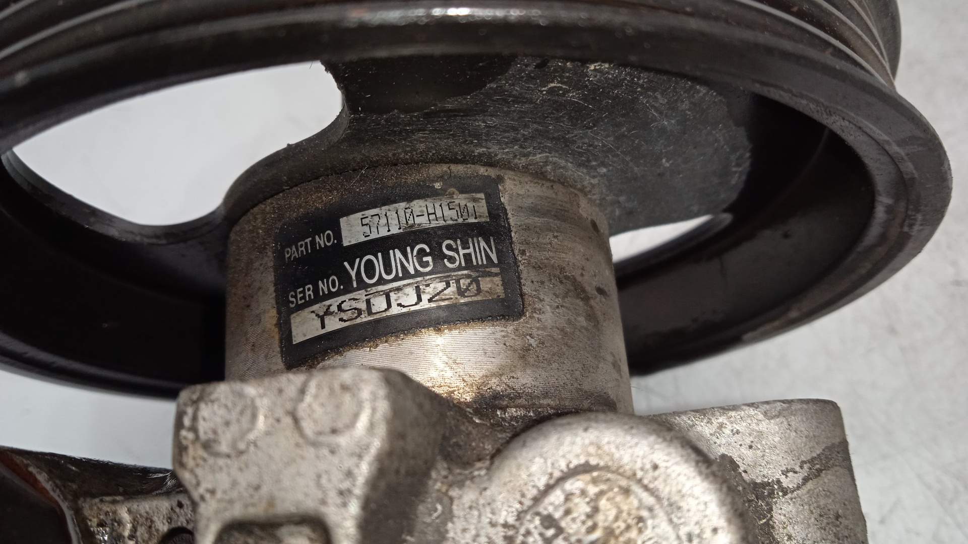 BOMBA DIRECCION HYUNDAI TERRACAN J3