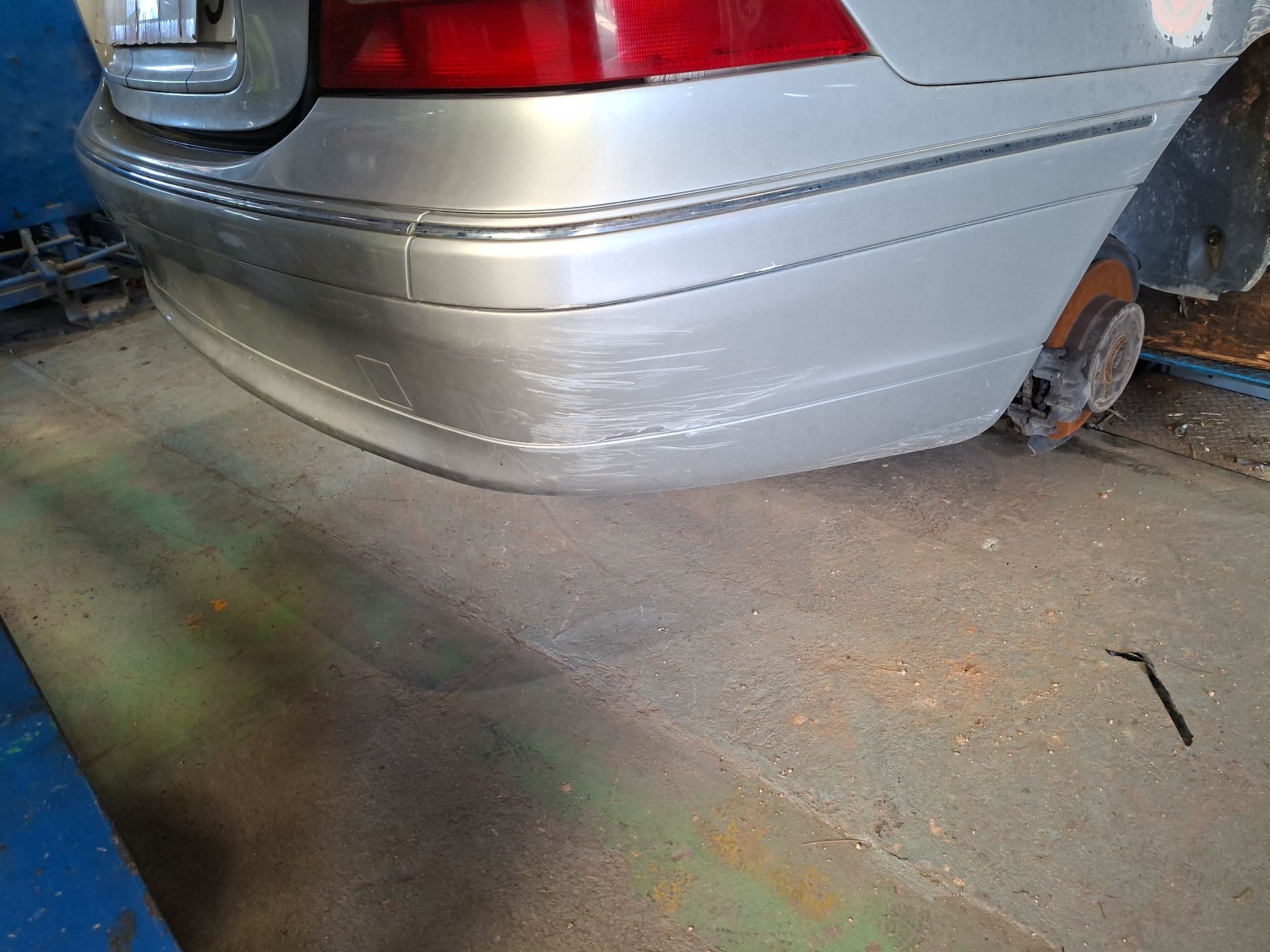 PARAGOLPES TRASERO MERCEDES-BENZ CLASE C 