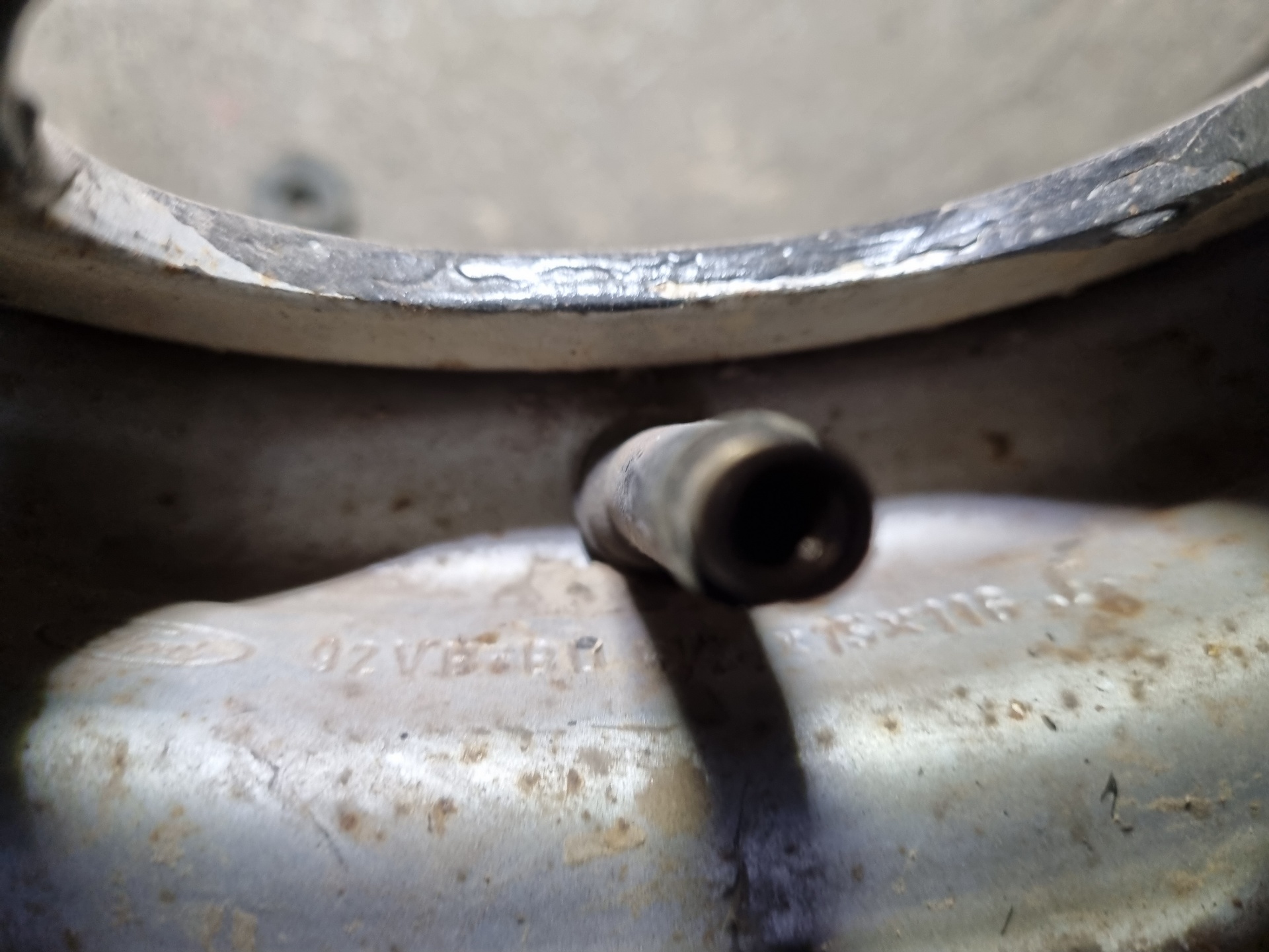 LLANTA FORD TRANSIT 4EB