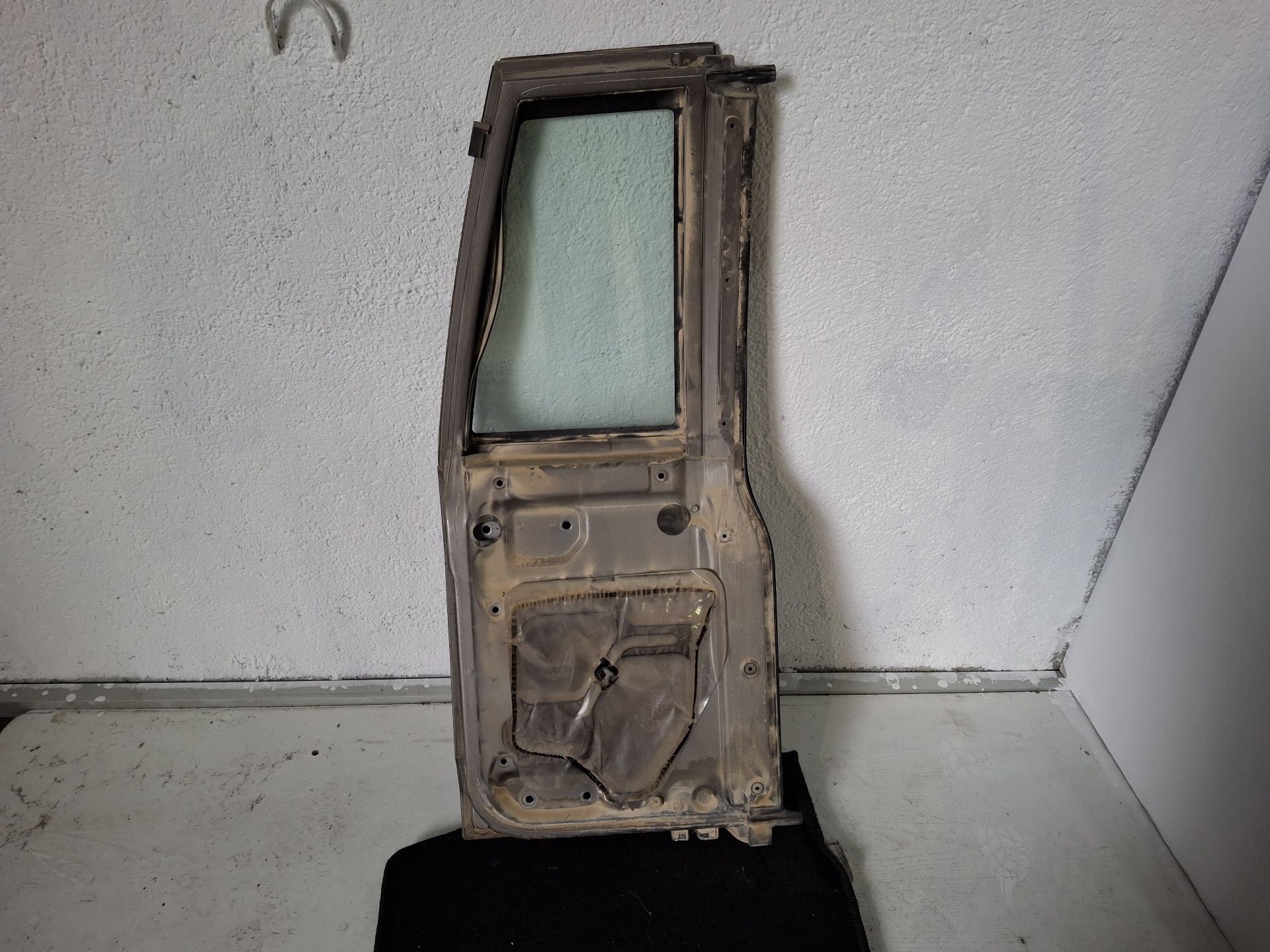 PORTON TRASERO DERECHO ISUZU TROOPER 4JX1