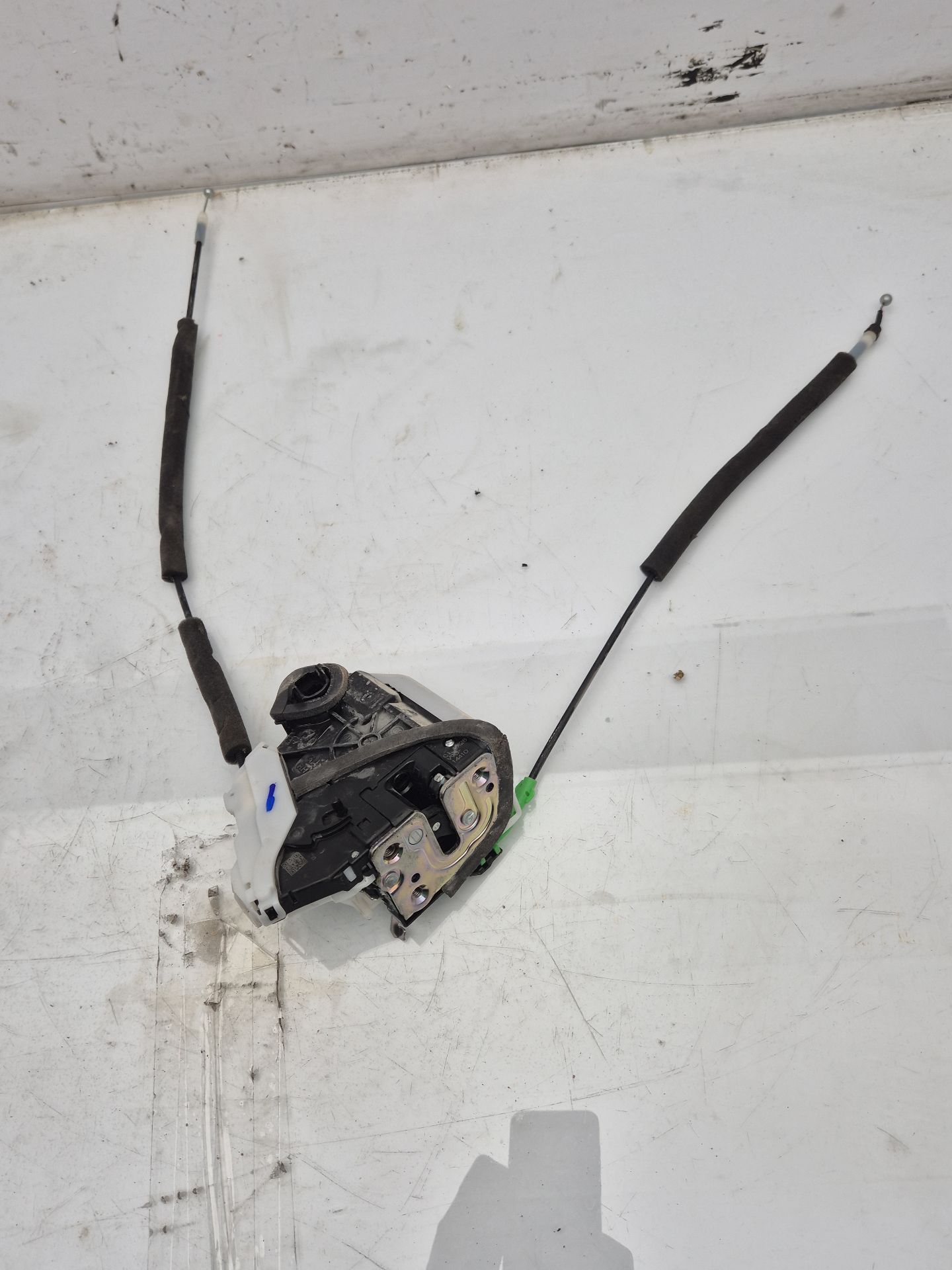 CERRADURA PUERTA TRASERA DERECHA NISSAN JUKE 