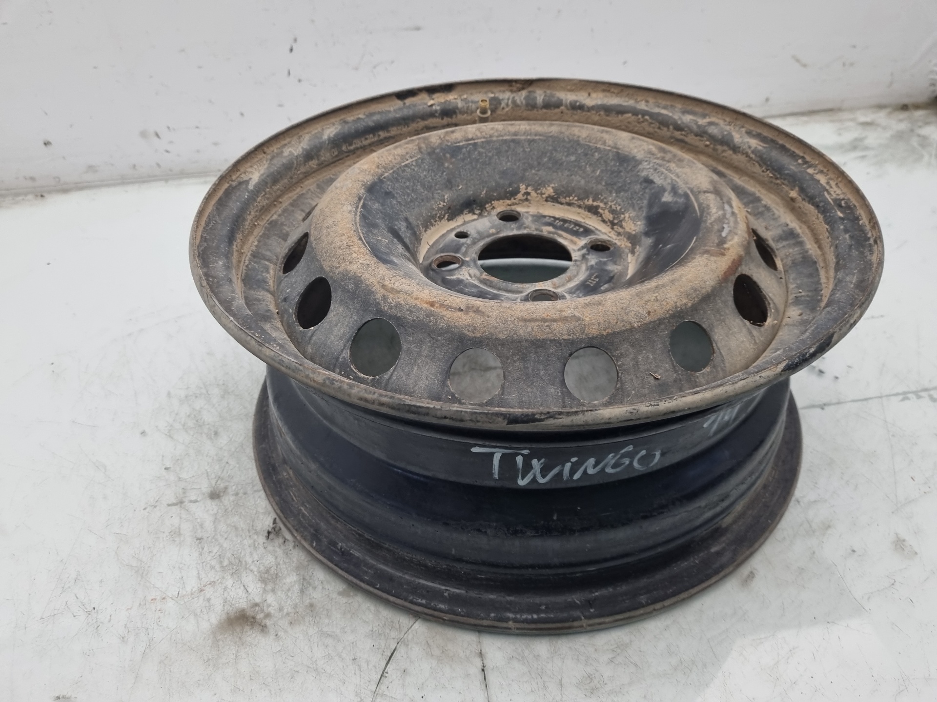 LLANTA RENAULT TWINGO K9K 17