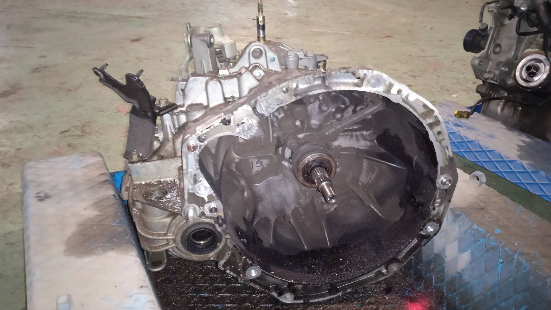 CAJA CAMBIOS NISSAN PRIMERA F9Q