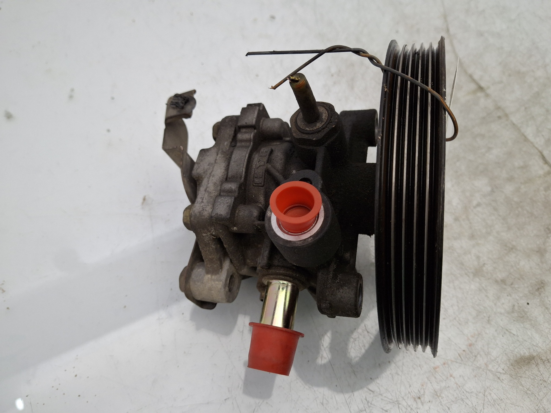 BOMBA DIRECCION MITSUBISHI COLT 4G92