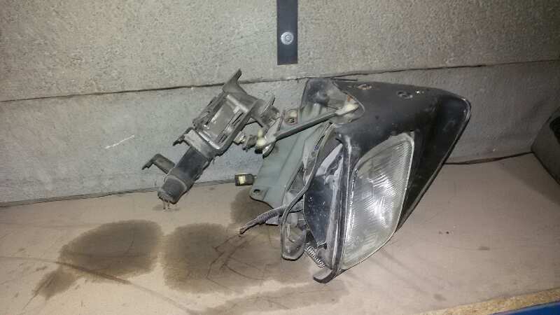 FARO IZQUIERDO MAZDA 323 -- ESCOJA --