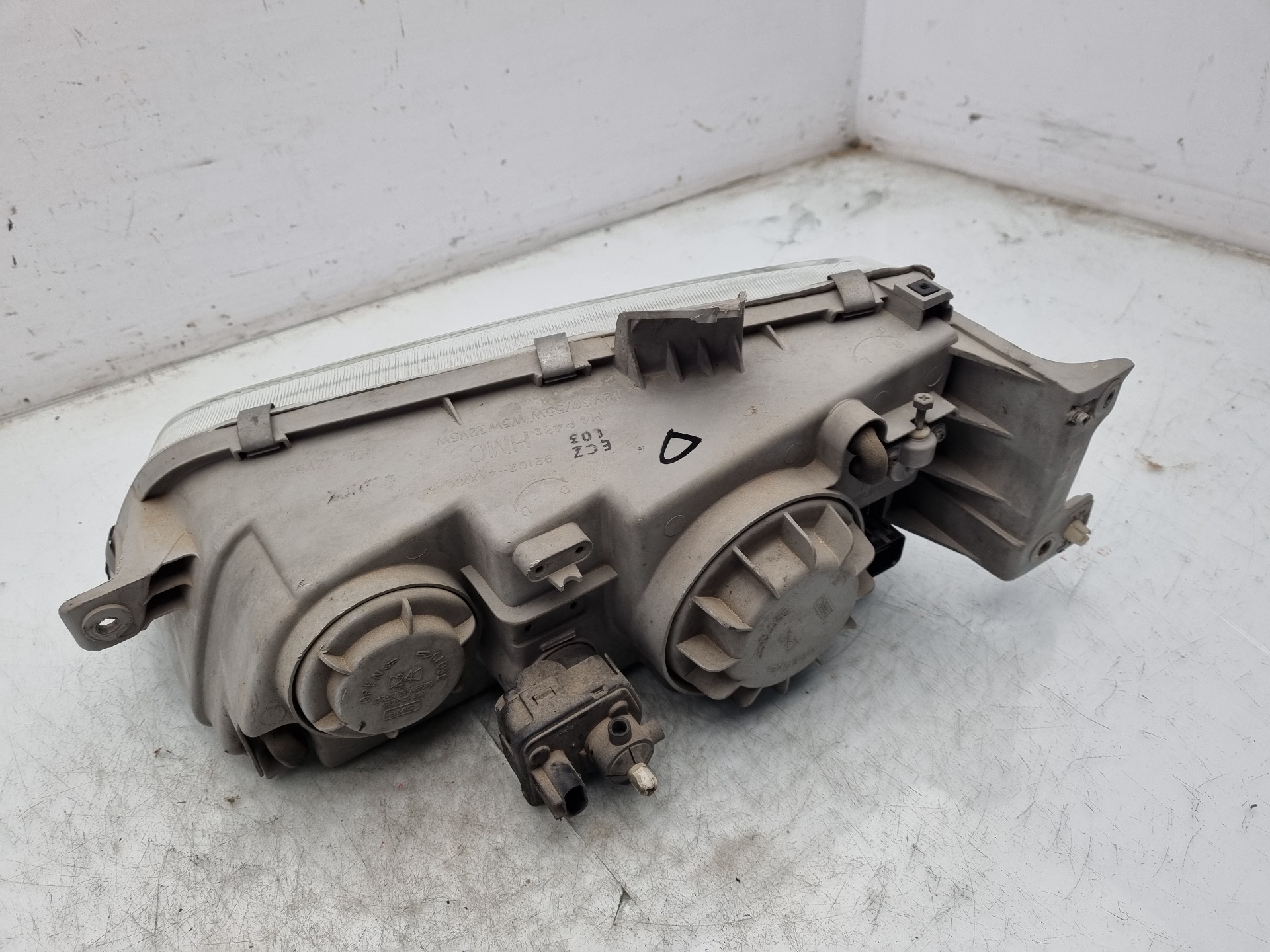 FARO DERECHO HYUNDAI H-1 D4BF