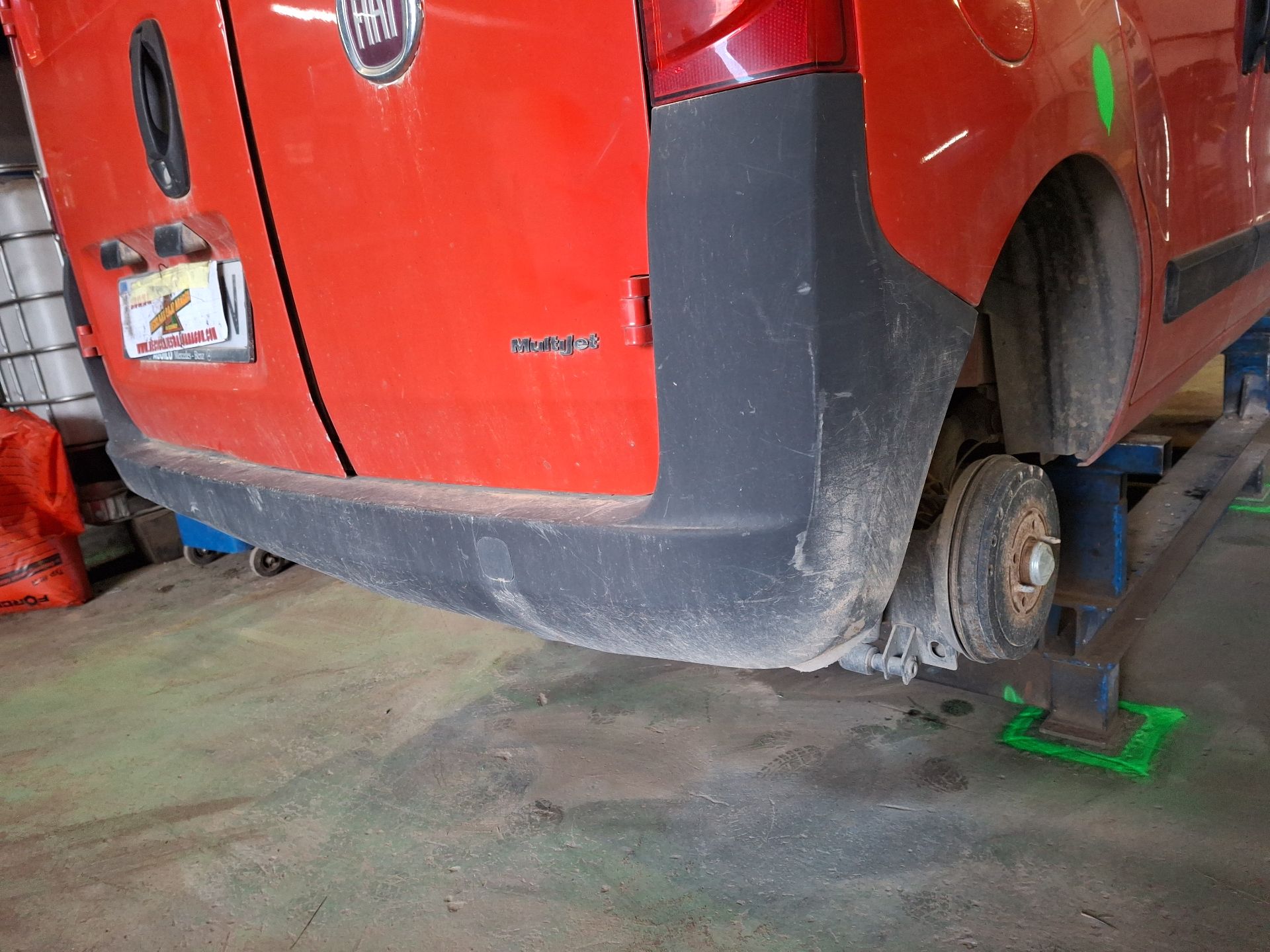 PARAGOLPES TRASERO FIAT FIORINO 