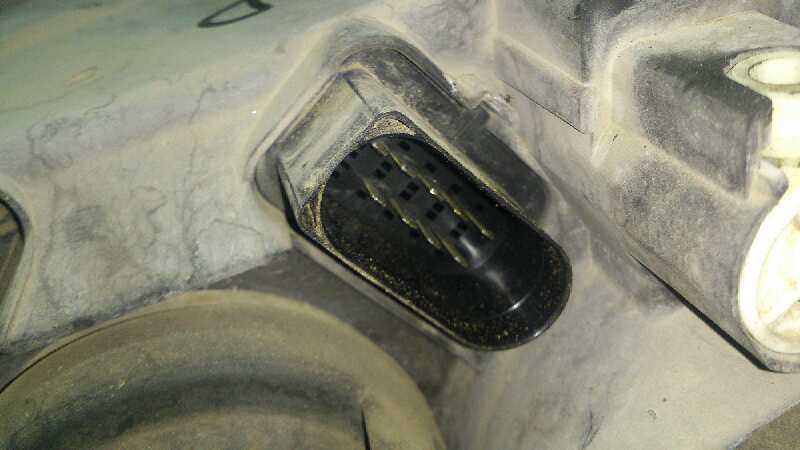 FARO DERECHO VOLKSWAGEN POLO AZQ