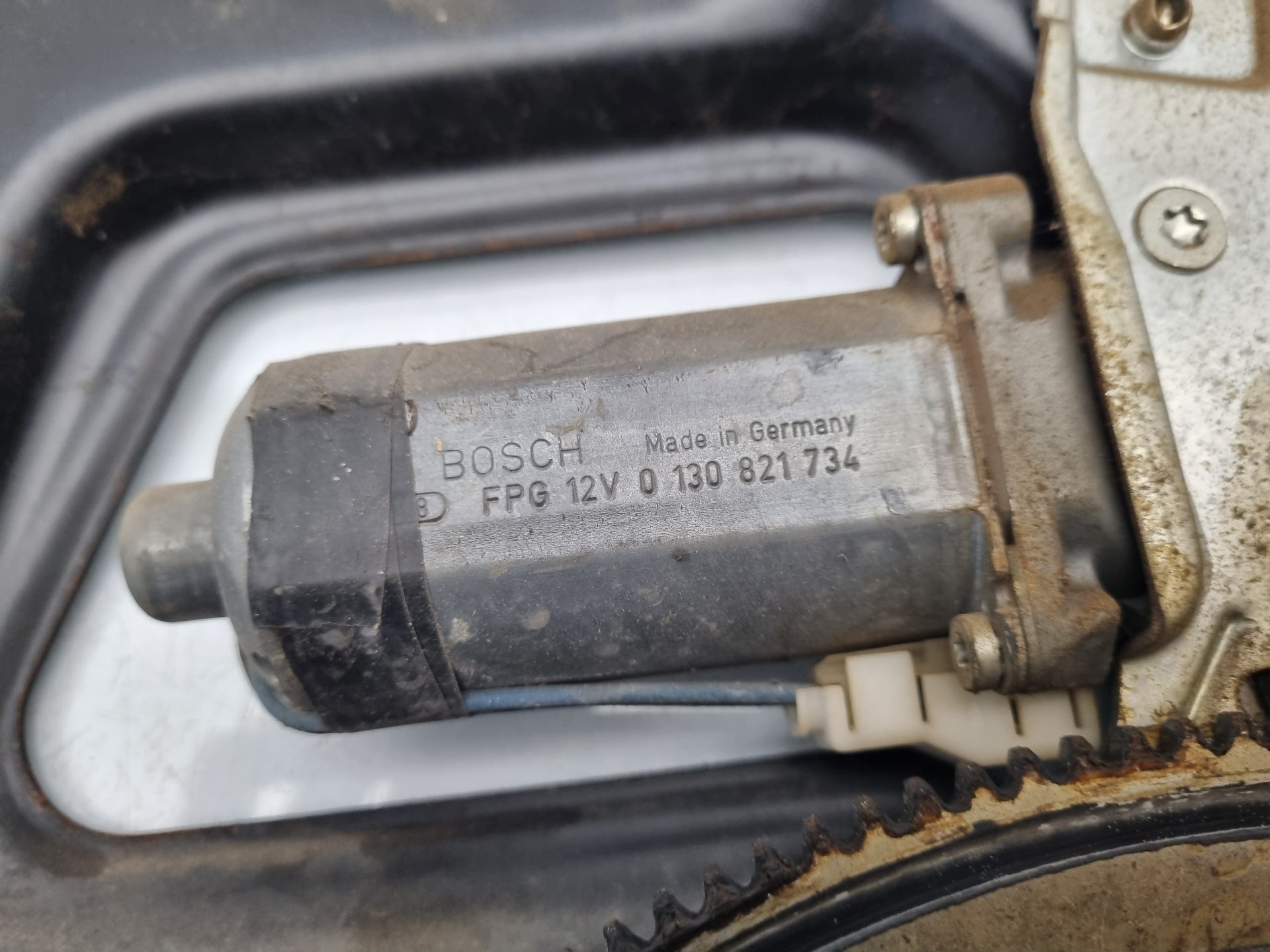 ELEVALUNAS DELANTERO DERECHO MERCEDES-BENZ SPRINTE 612981