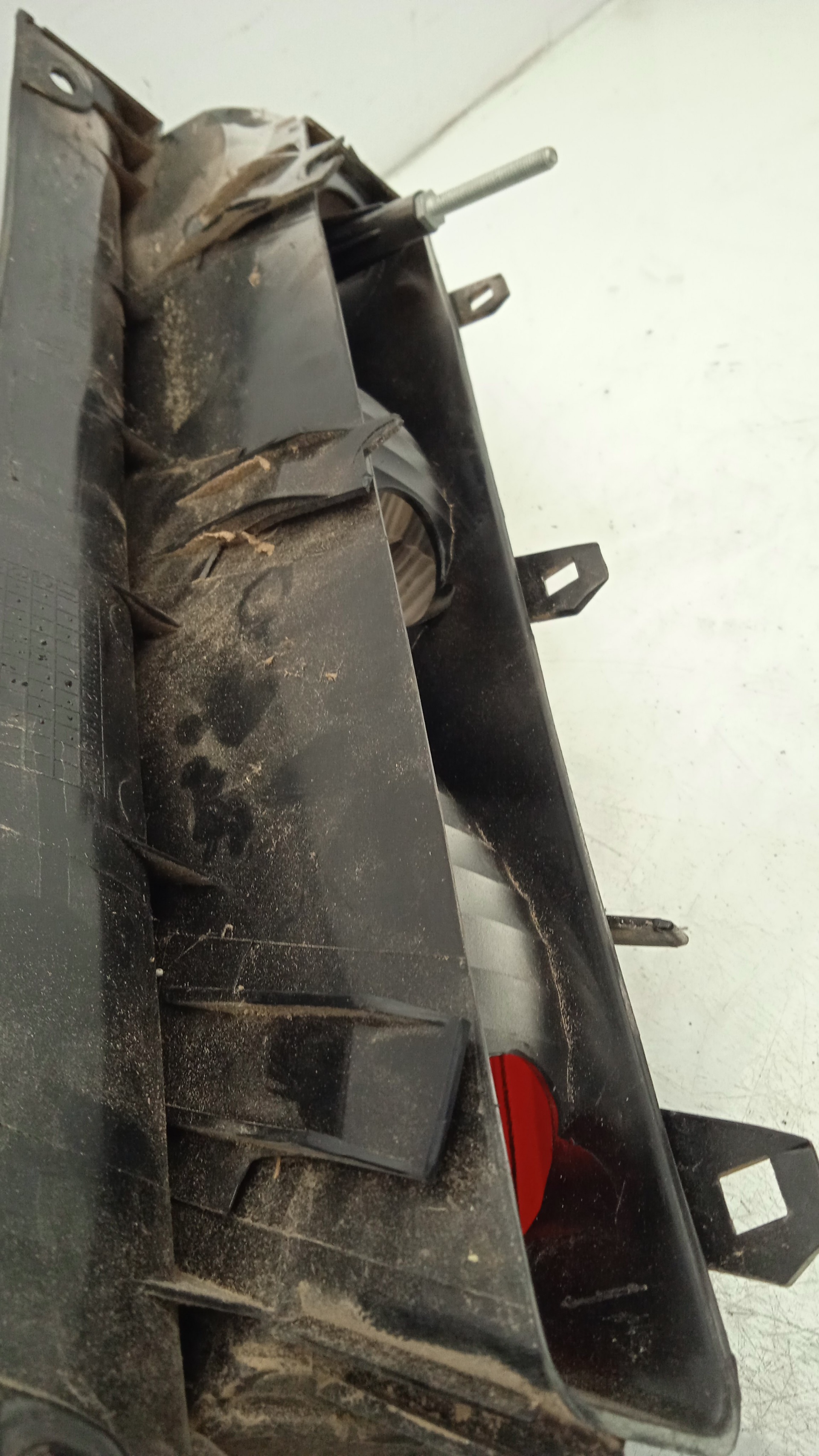 PILOTO TRASERO DERECHO FORD FIESTA FXJA