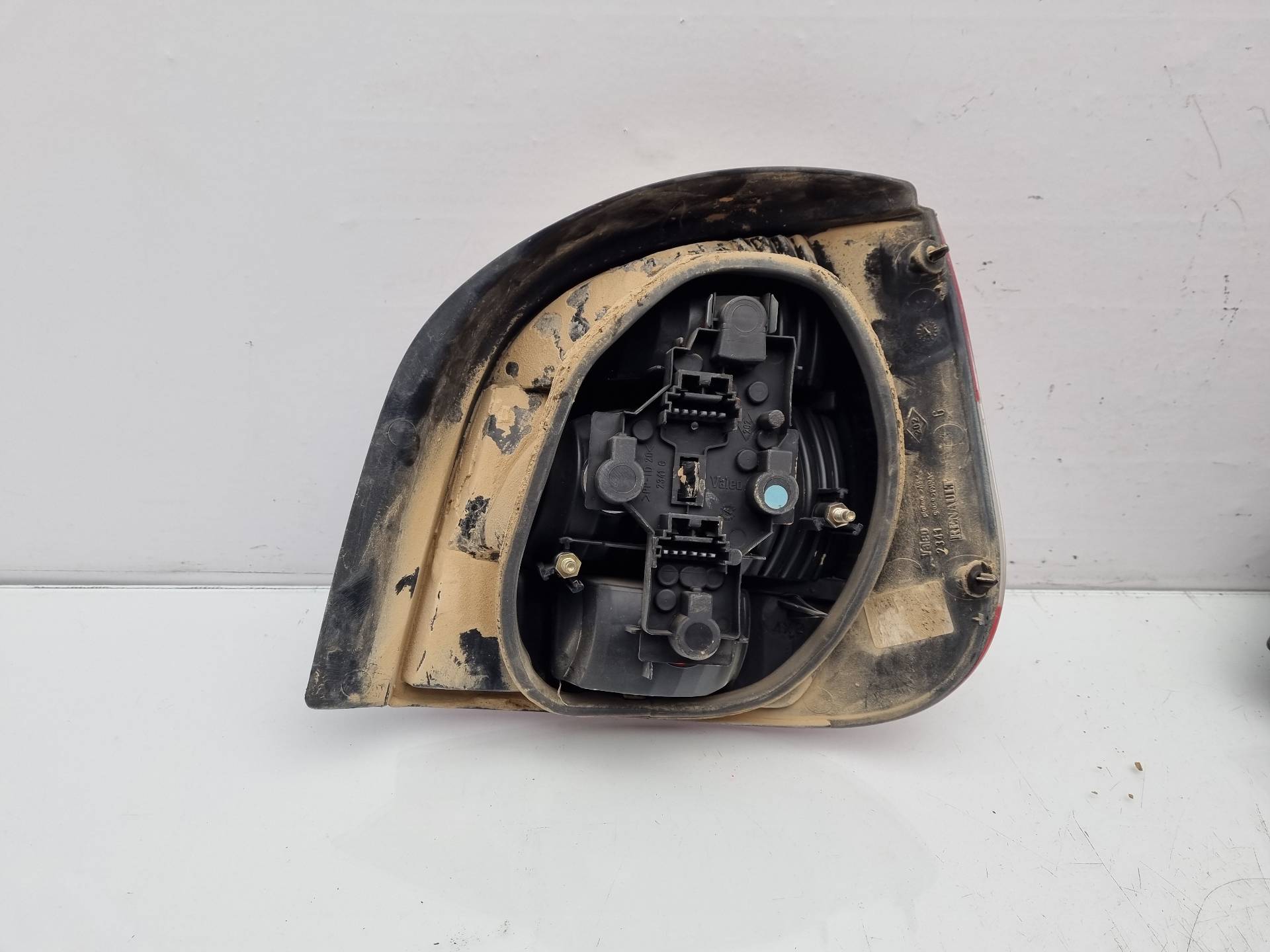 PILOTO TRASERO IZQUIERDO RENAULT SC?NIC F9Q Q7