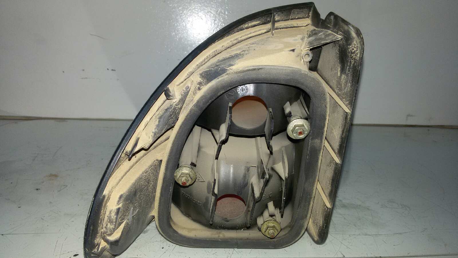 PILOTO TRASERO DERECHO RENAULT LAGUNA 