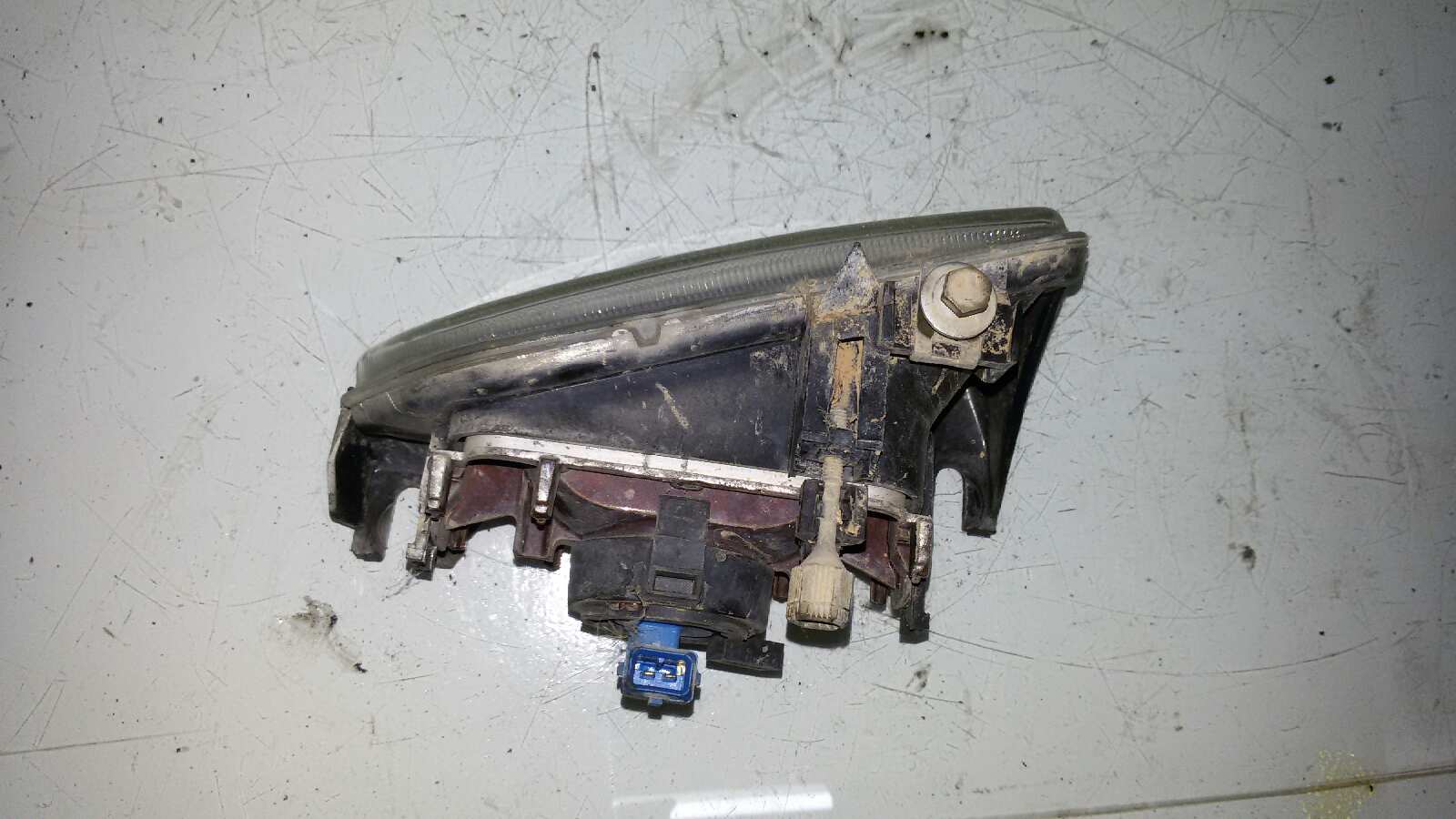 FARO DERECHO CITROEN SAXO VJZ