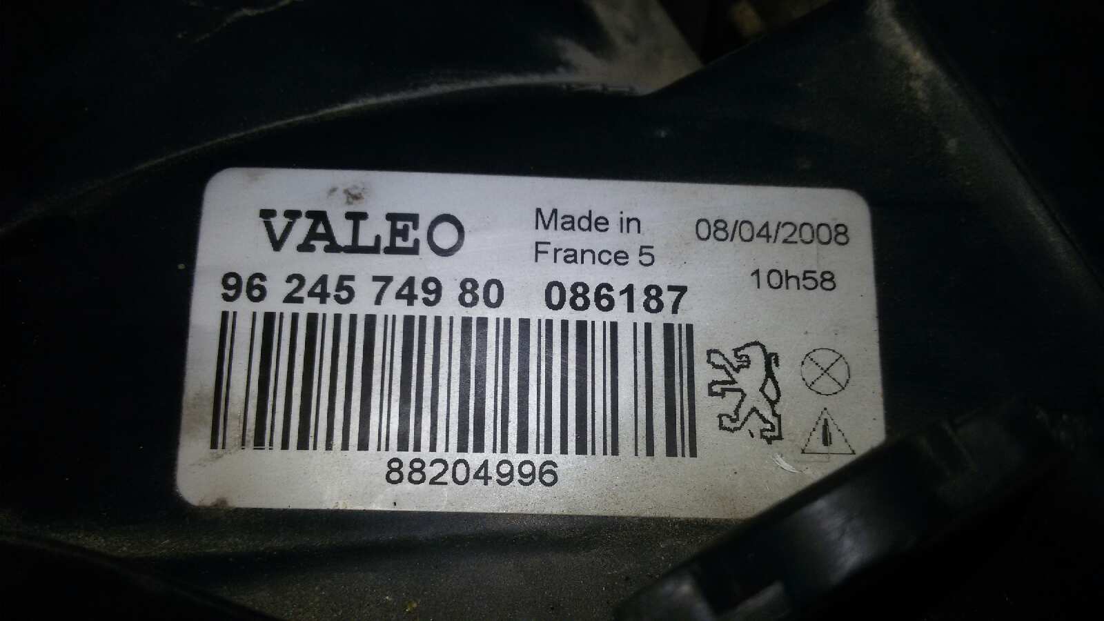 FARO DERECHO PEUGEOT 106 HDZ