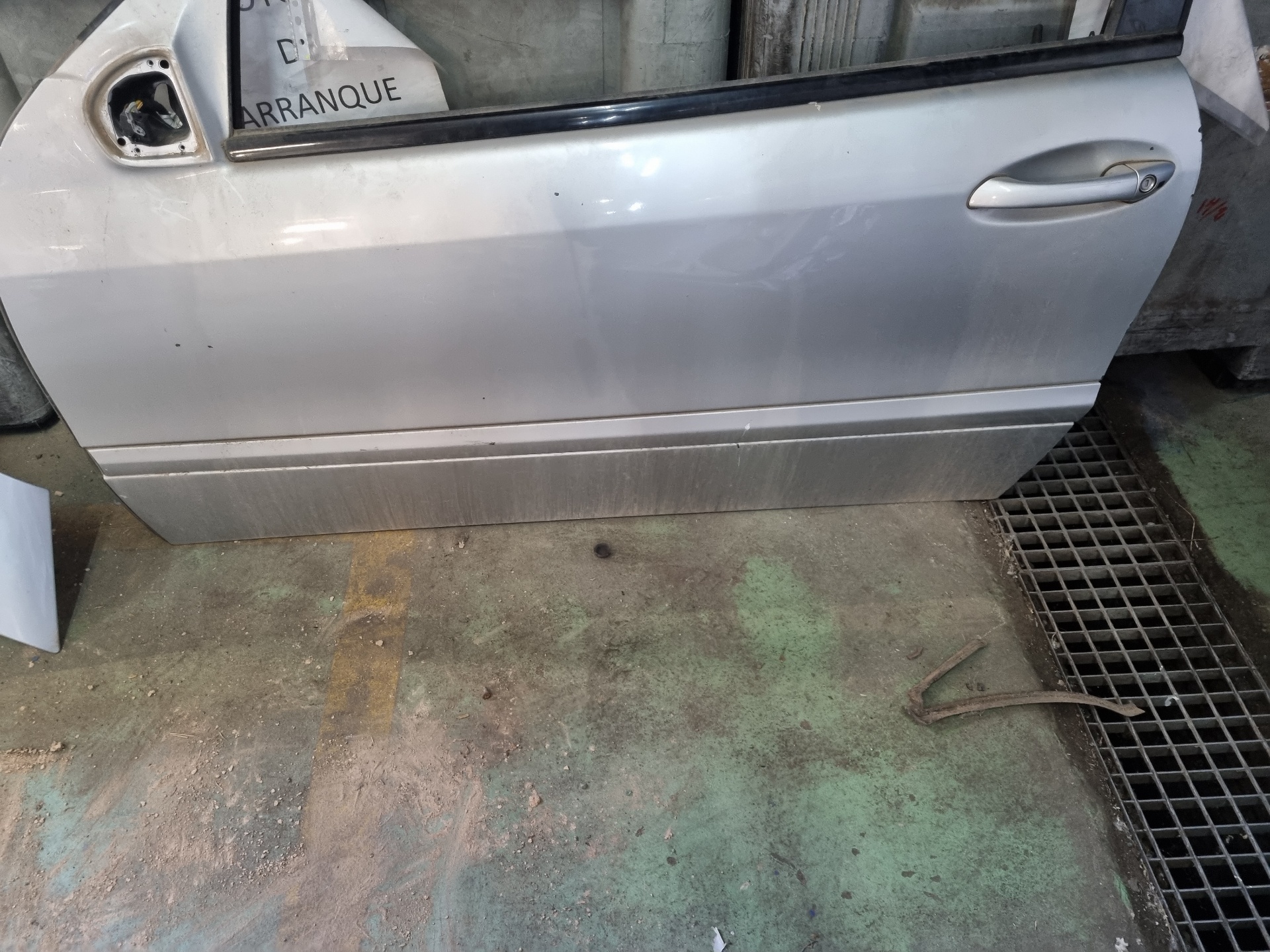 PUERTA DELANTERA IZQUIERDA MERCEDES-BENZ CLASE C G111955