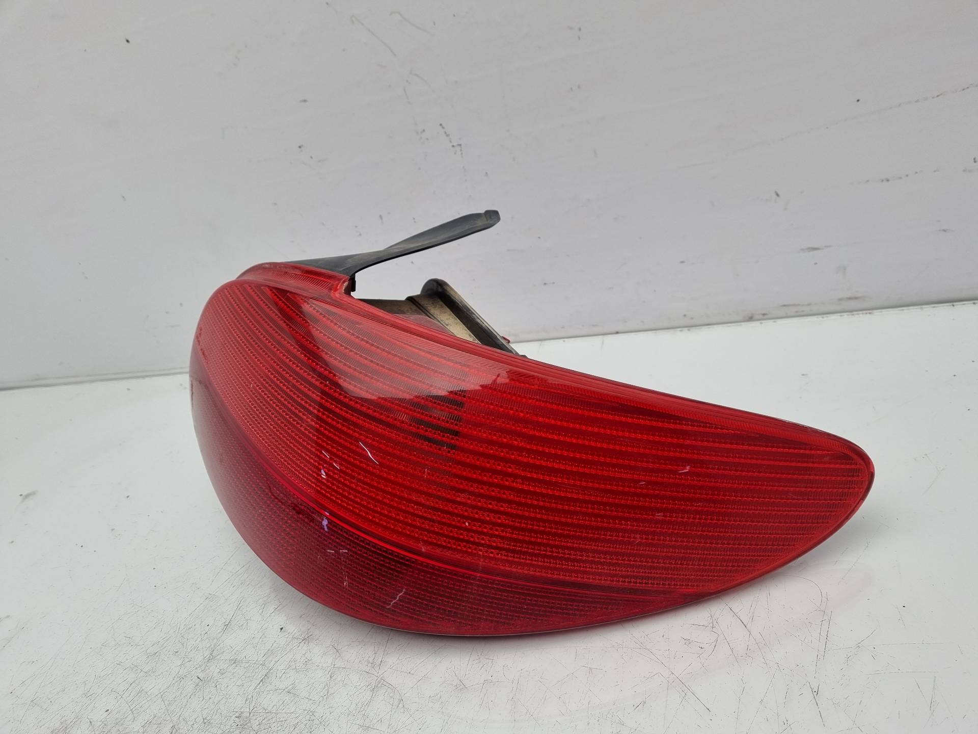 PILOTO TRASERO DERECHO PEUGEOT 206 WJY