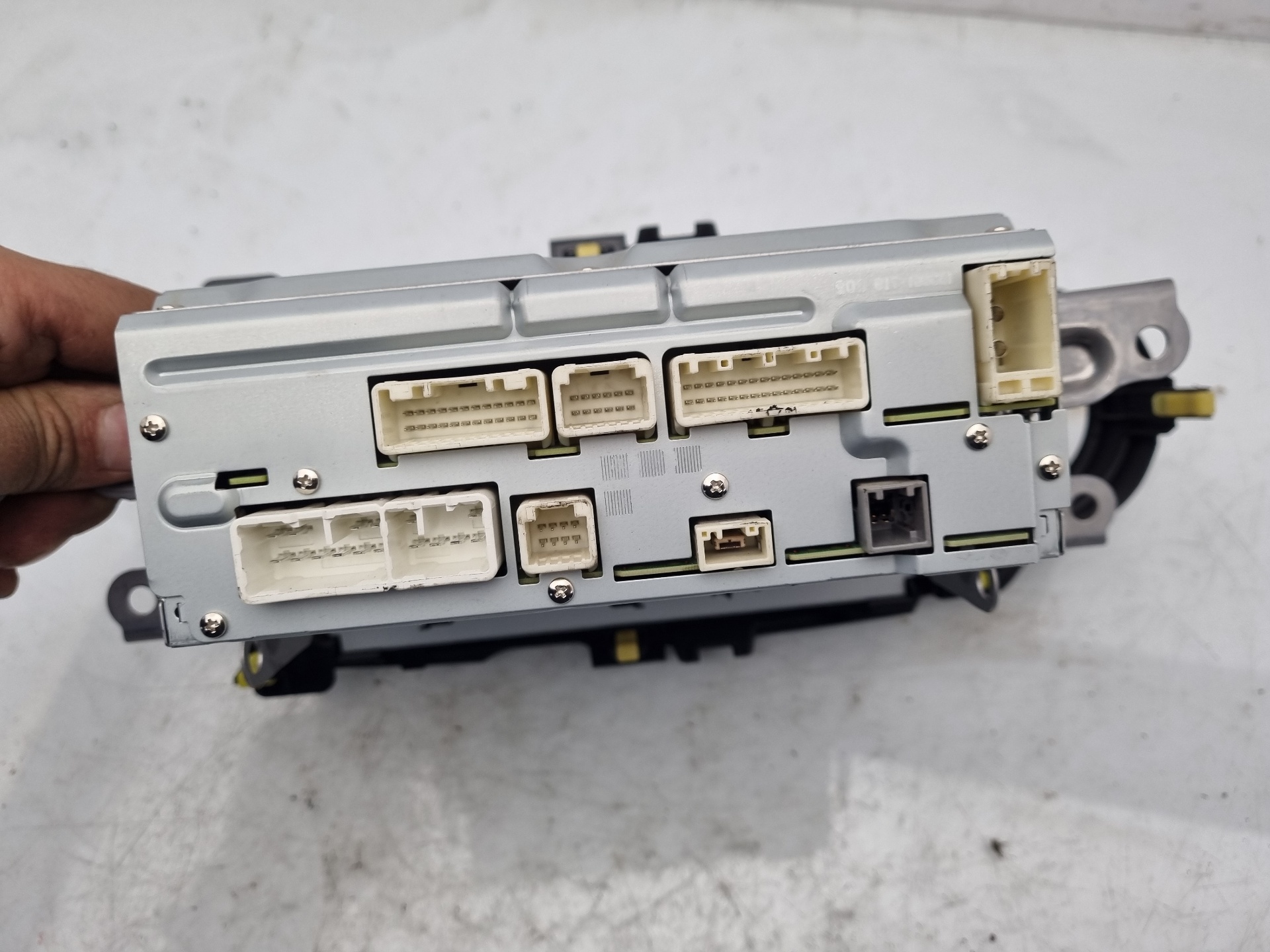 PANTALLA MULTIFUNCION TOYOTA YARIS 1NZ