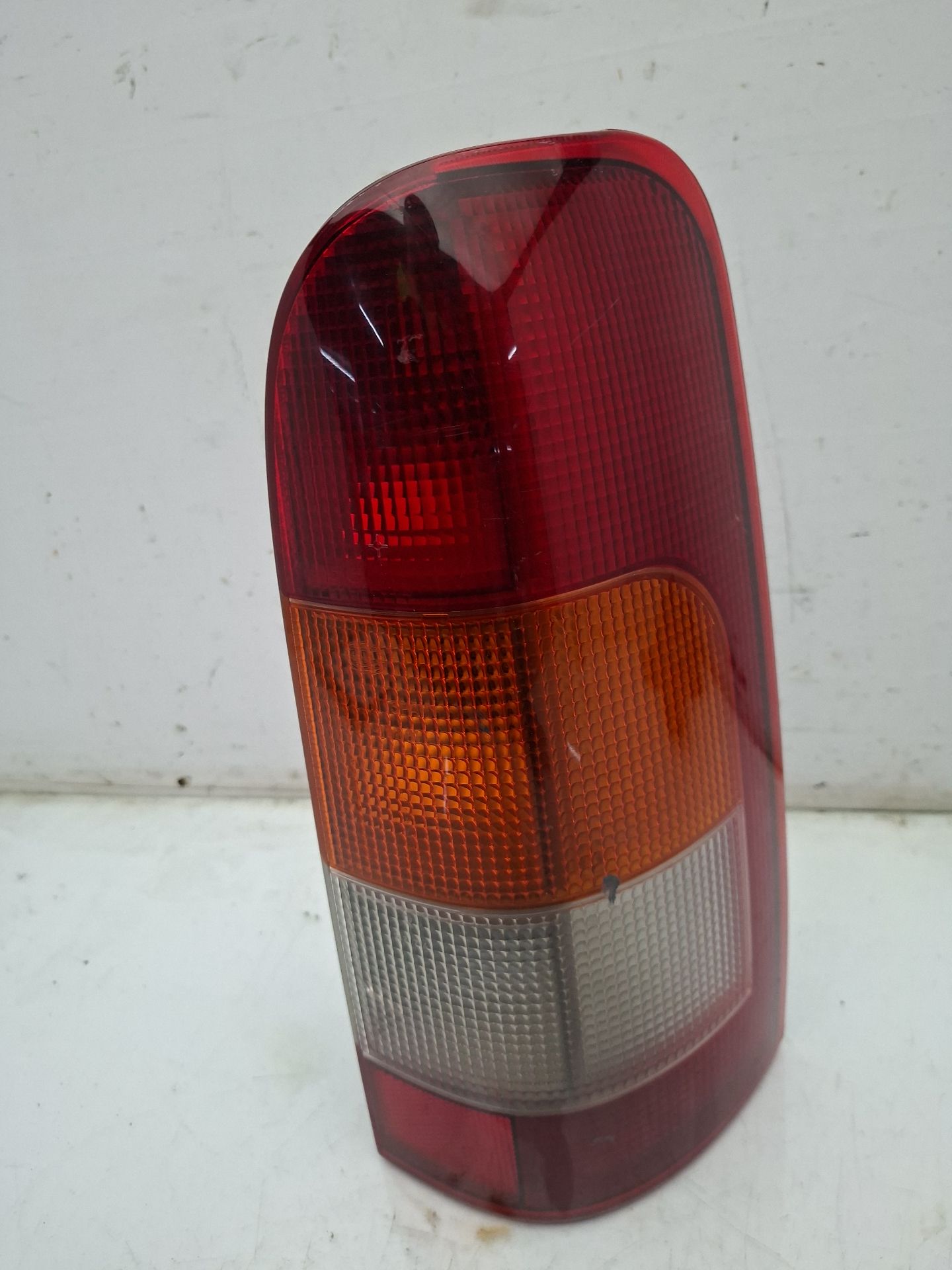 PORTON TRASERO DERECHO NISSAN VANETTE 