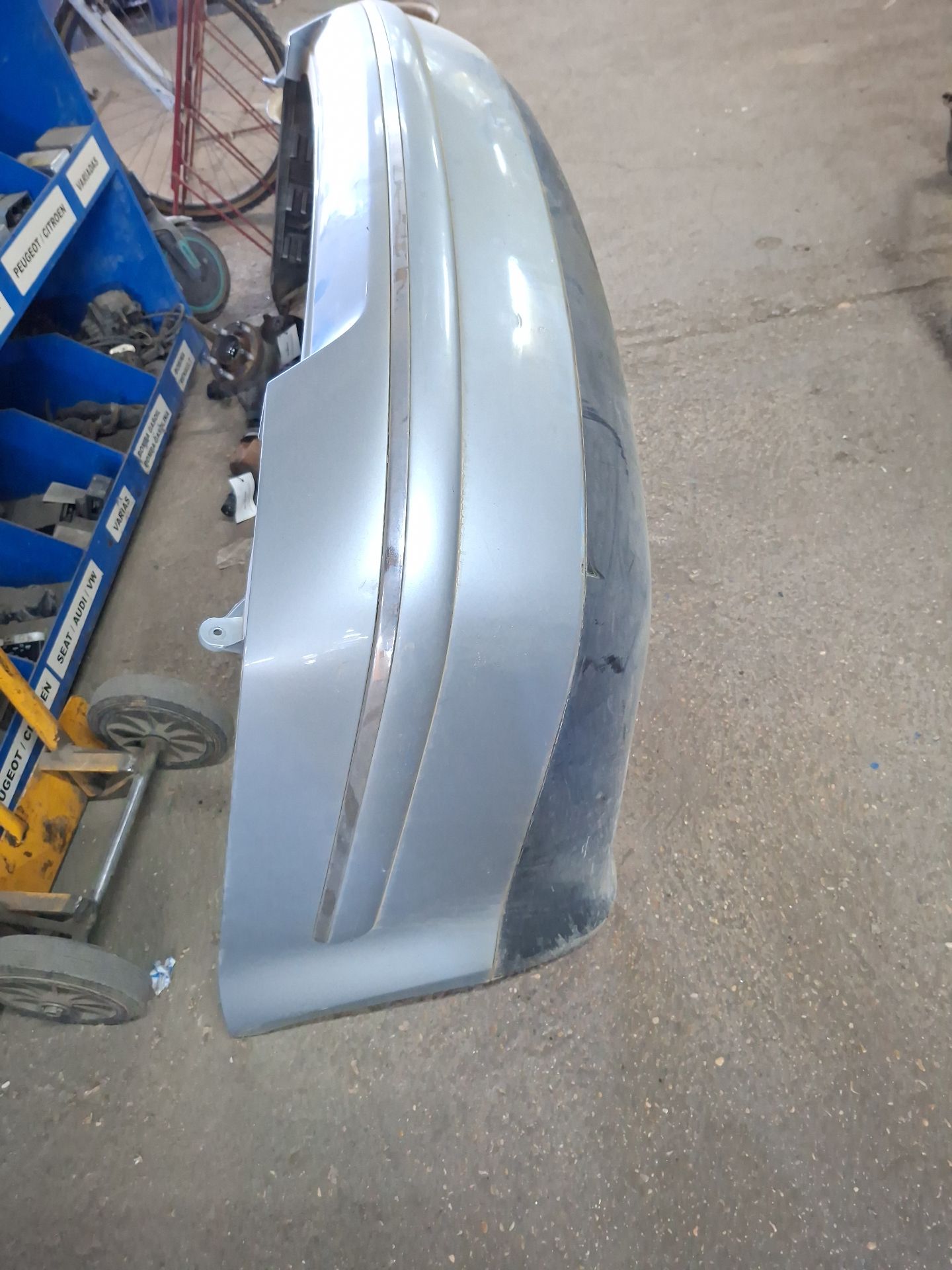 PARAGOLPES TRASERO VOLKSWAGEN PASSAT 