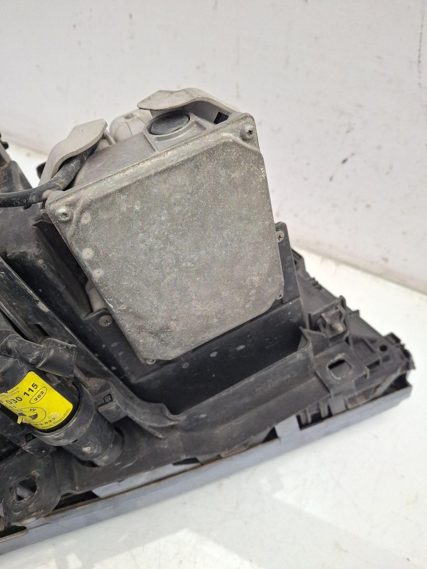 FARO IZQUIERDO BMW 3 