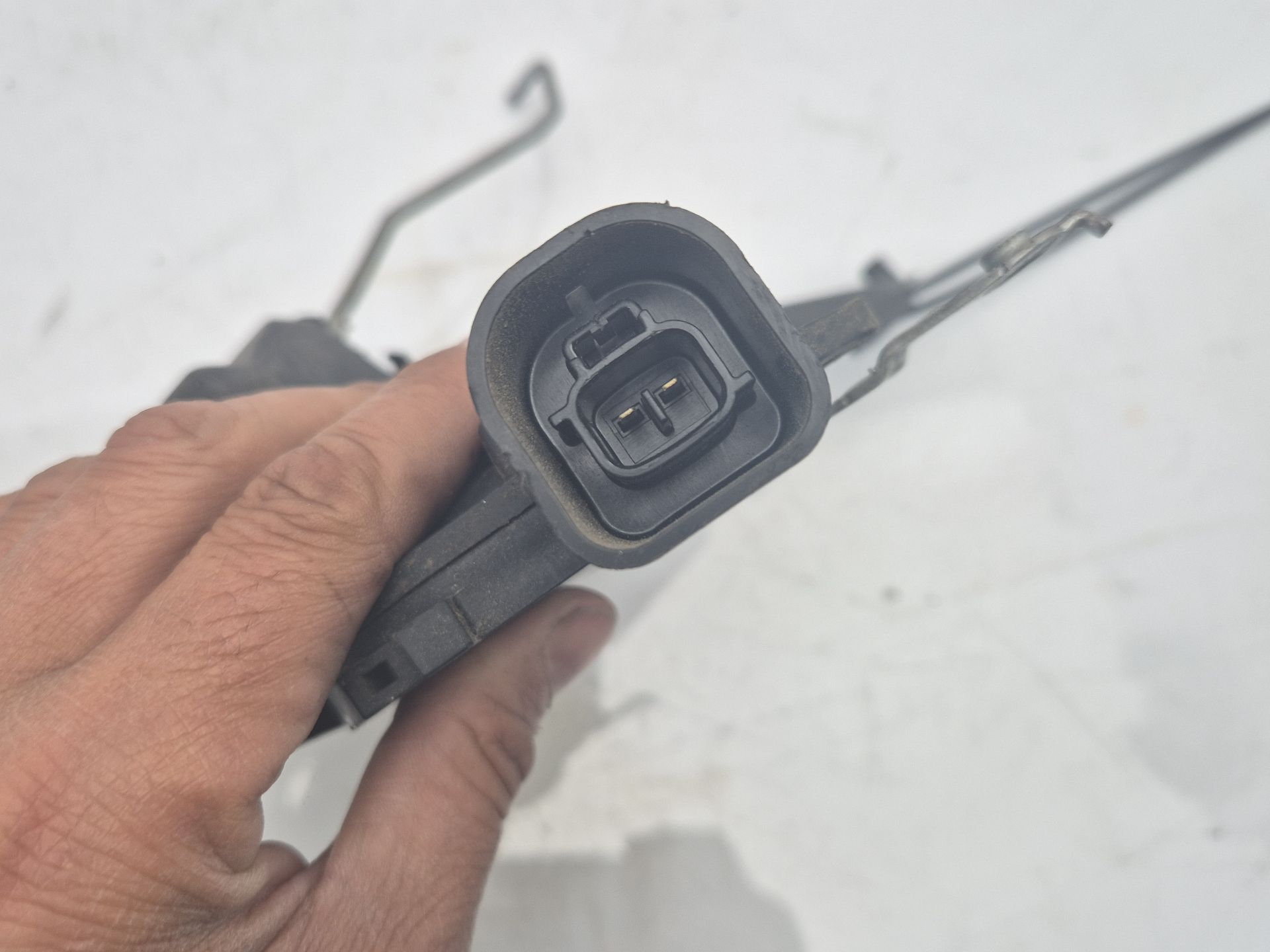 CERRADURA PUERTA DELANTERA DERECHA TOYOTA COROLLA 