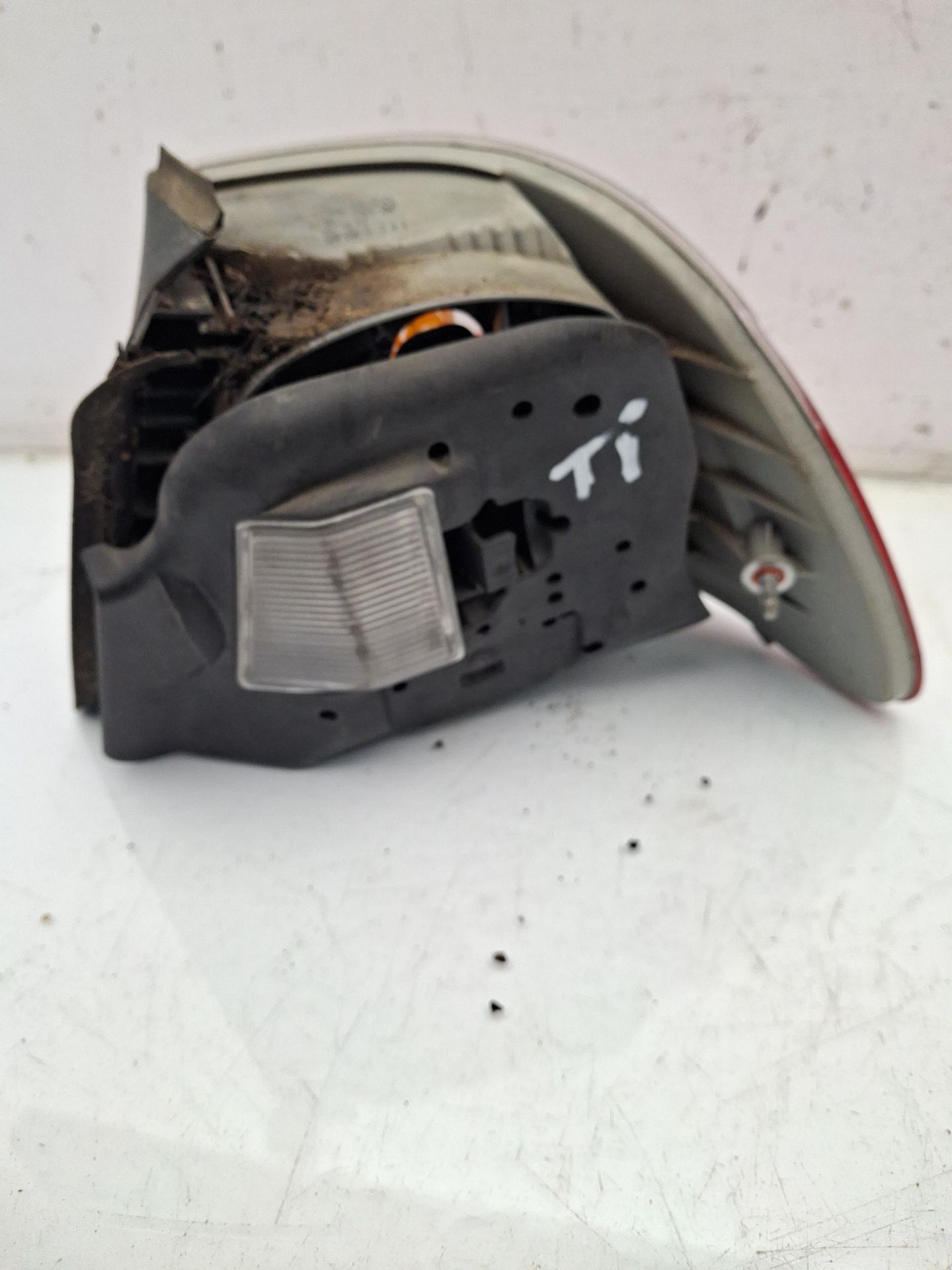 PILOTO TRASERO IZQUIERDO BMW 3 