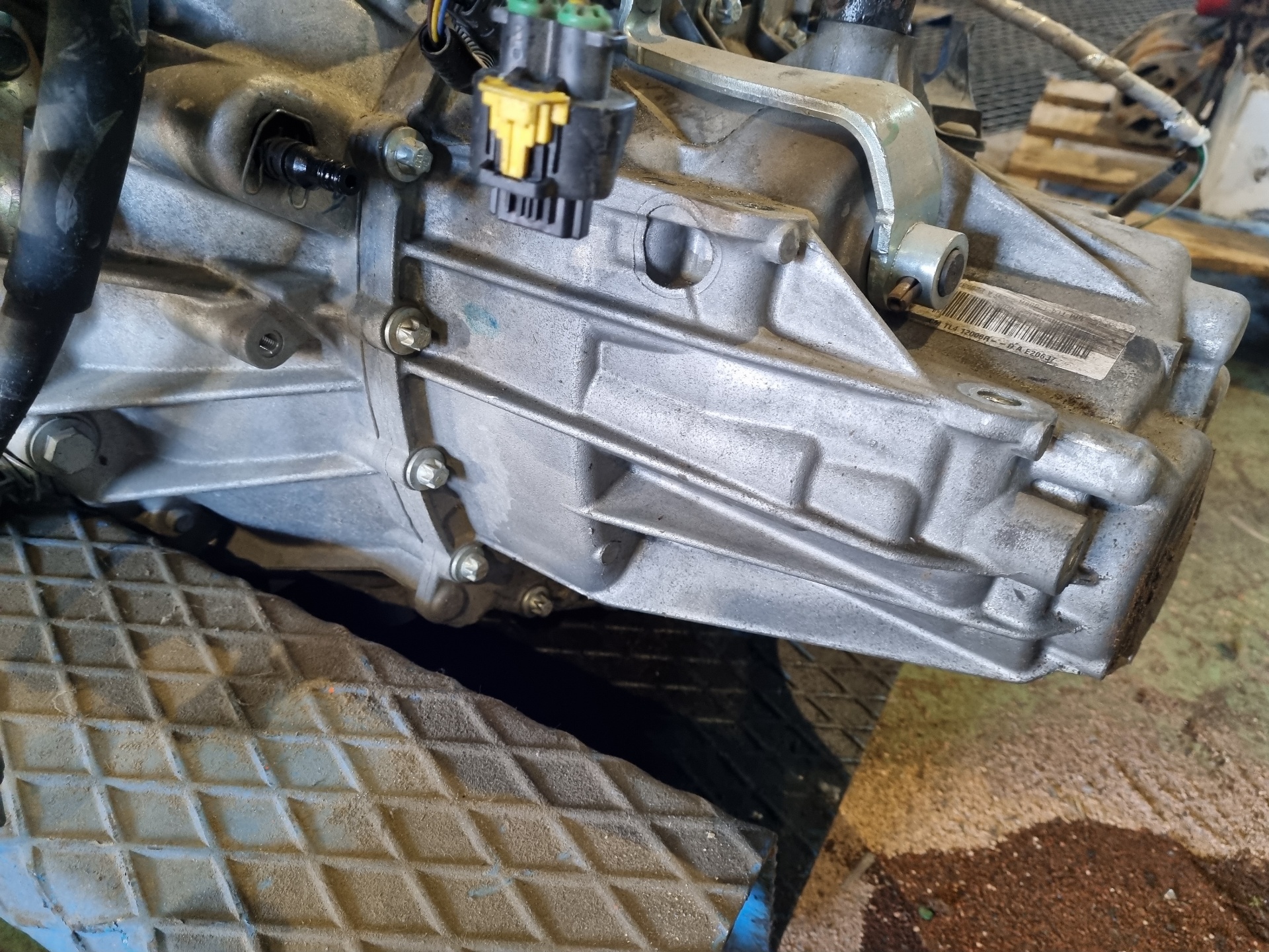 CAJA CAMBIOS RENAULT KADJAR MR16