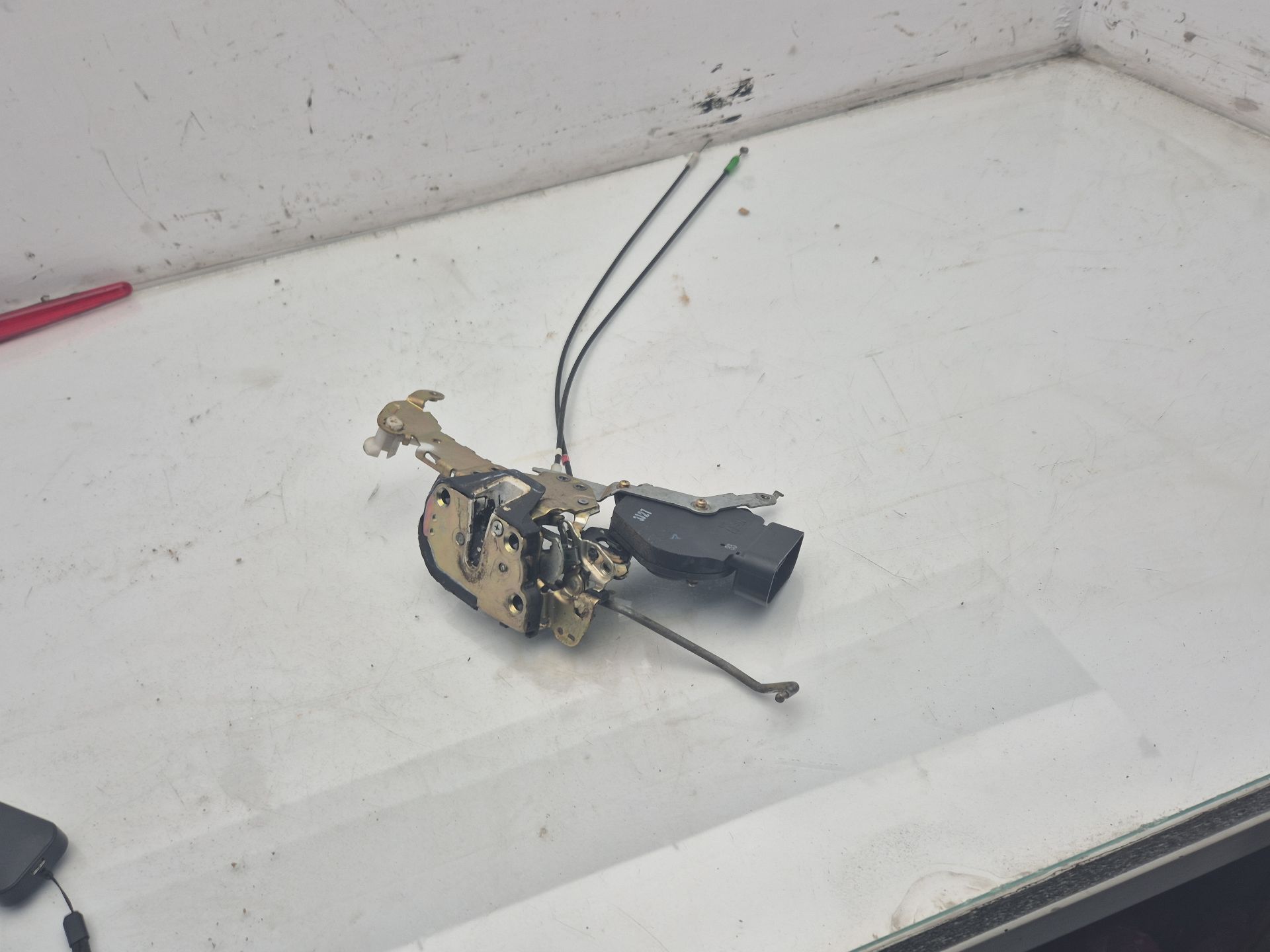 CERRADURA PUERTA DELANTERA IZQUIERDA TOYOTA COROLL 