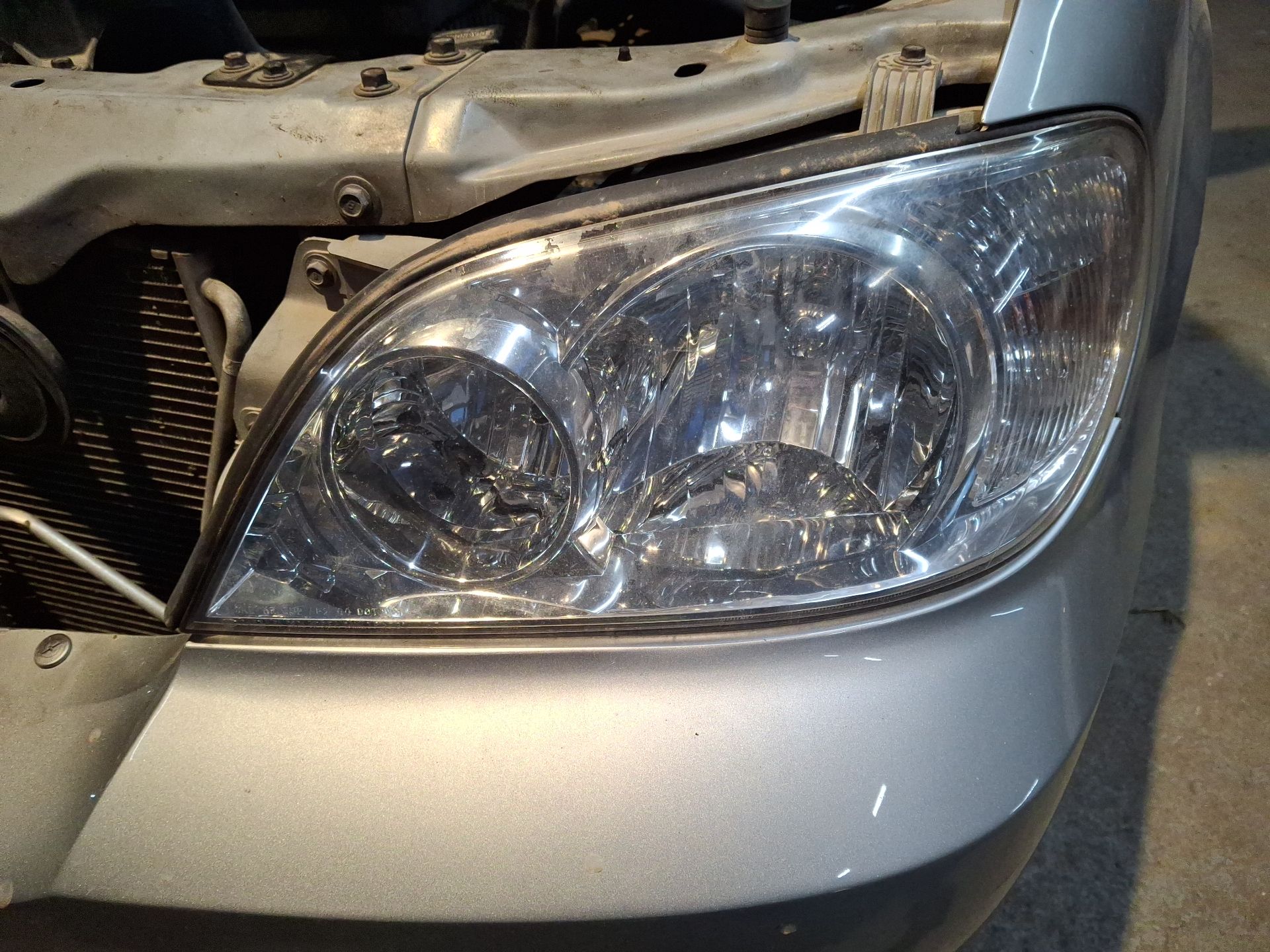 PARAGOLPES DELANTERO KIA CARNIVAL 