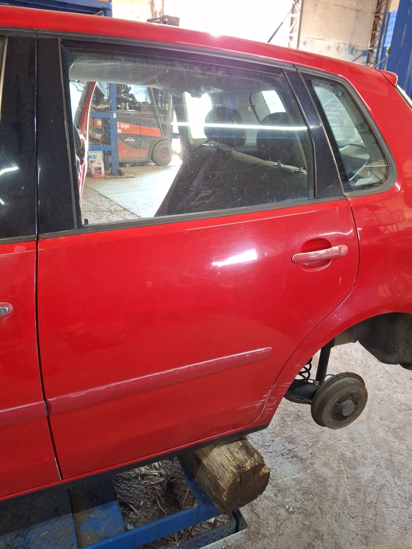 PUERTA TRASERA IZQUIERDA VOLKSWAGEN POLO 