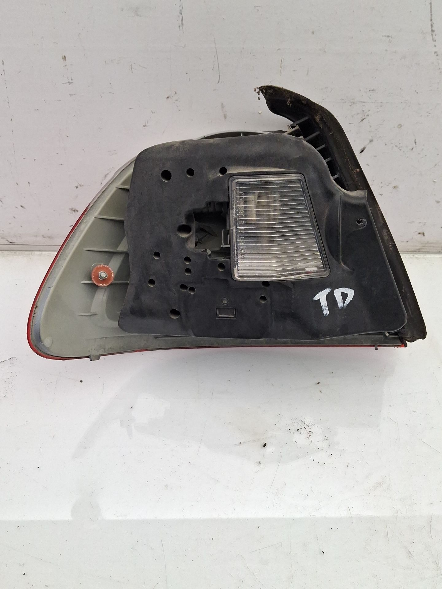 PILOTO TRASERO DERECHO BMW 3 