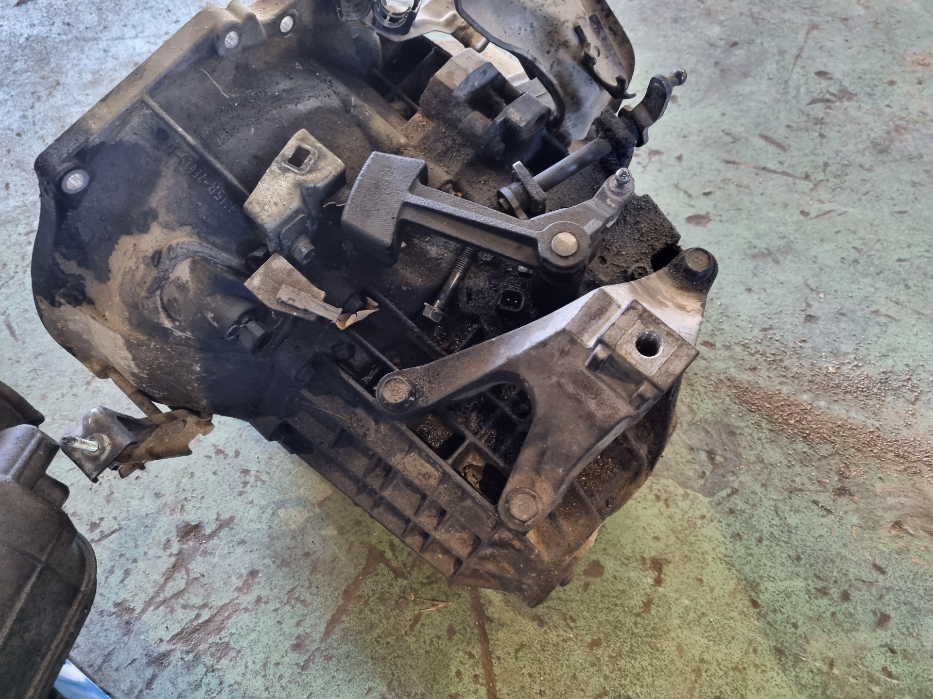 CAJA CAMBIOS MAZDA 3 Y6