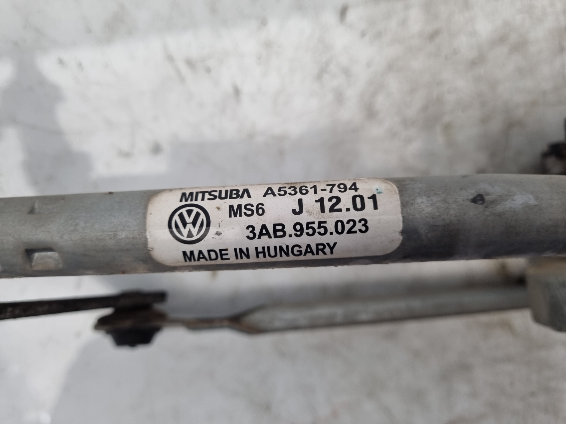 MOTOR LIMPIA DELANTERO VOLKSWAGEN PASSAT CAY