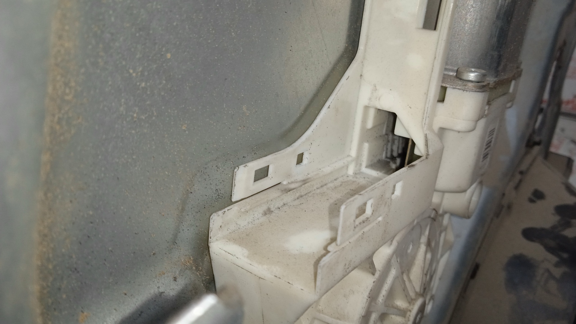 ELEVALUNAS DELANTERO IZQUIERDO FORD FOCUS KKDA