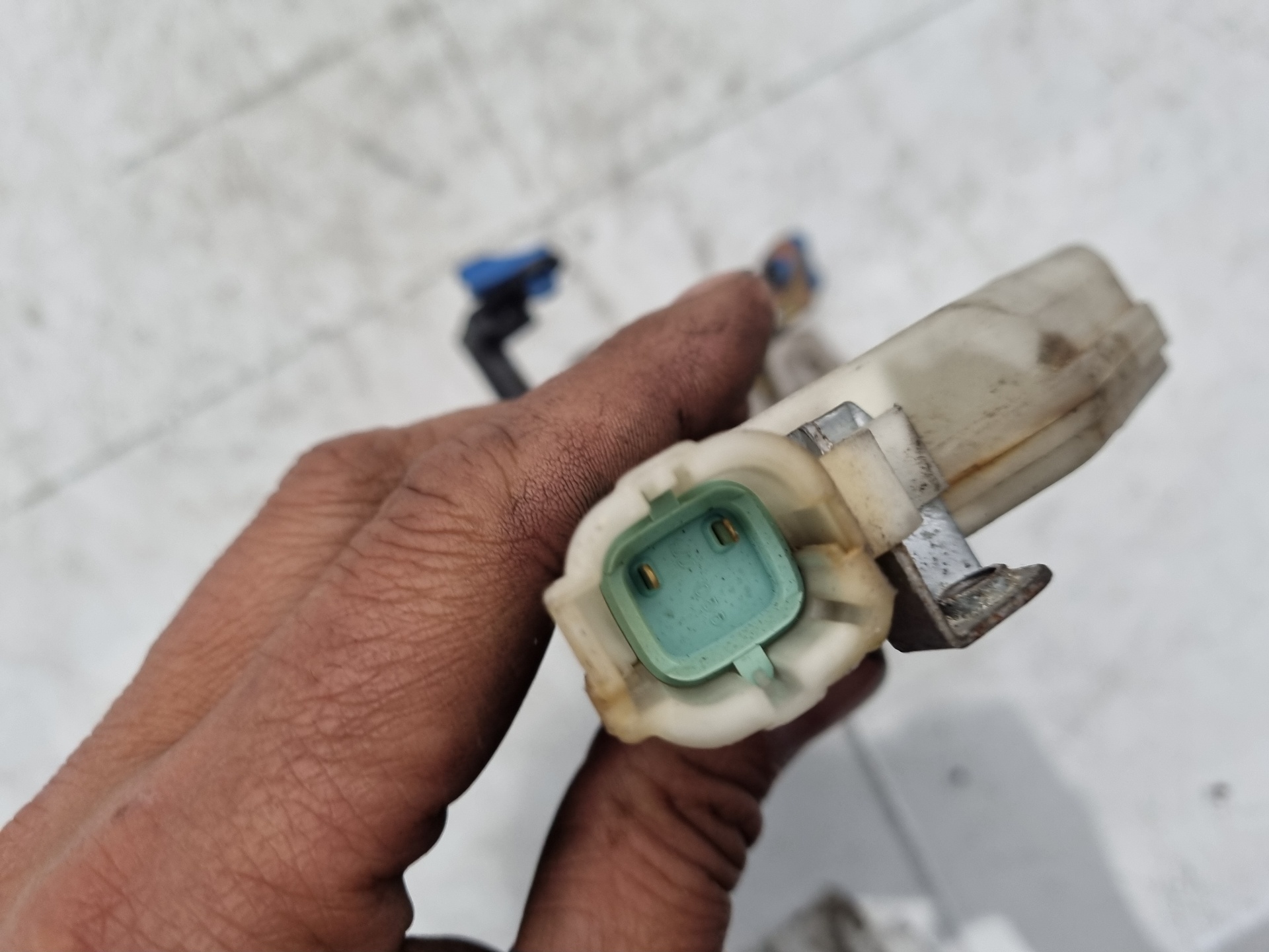 CERRADURA PUERTA DELANTERA DERECHA NISSAN ALMERA 