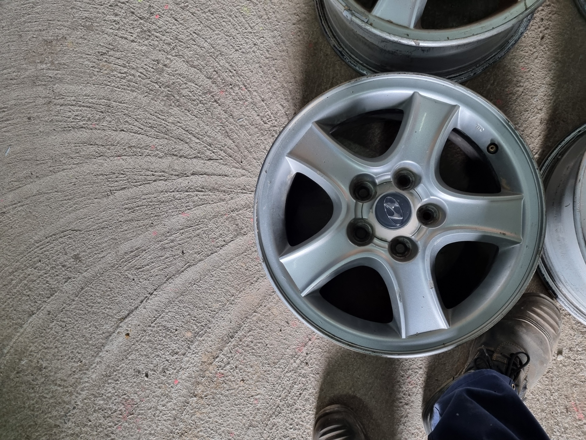 JUEGO LLANTAS HYUNDAI SANTA D4EA