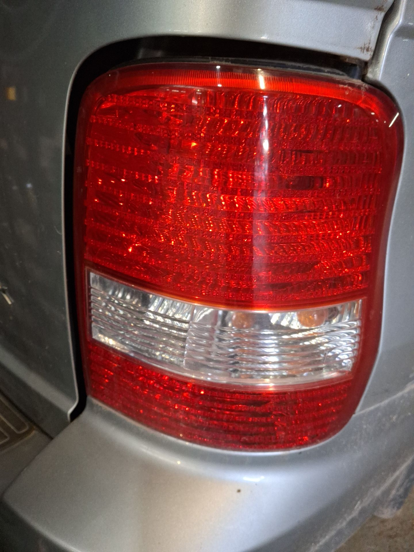 PARAGOLPES DELANTERO KIA CARNIVAL 