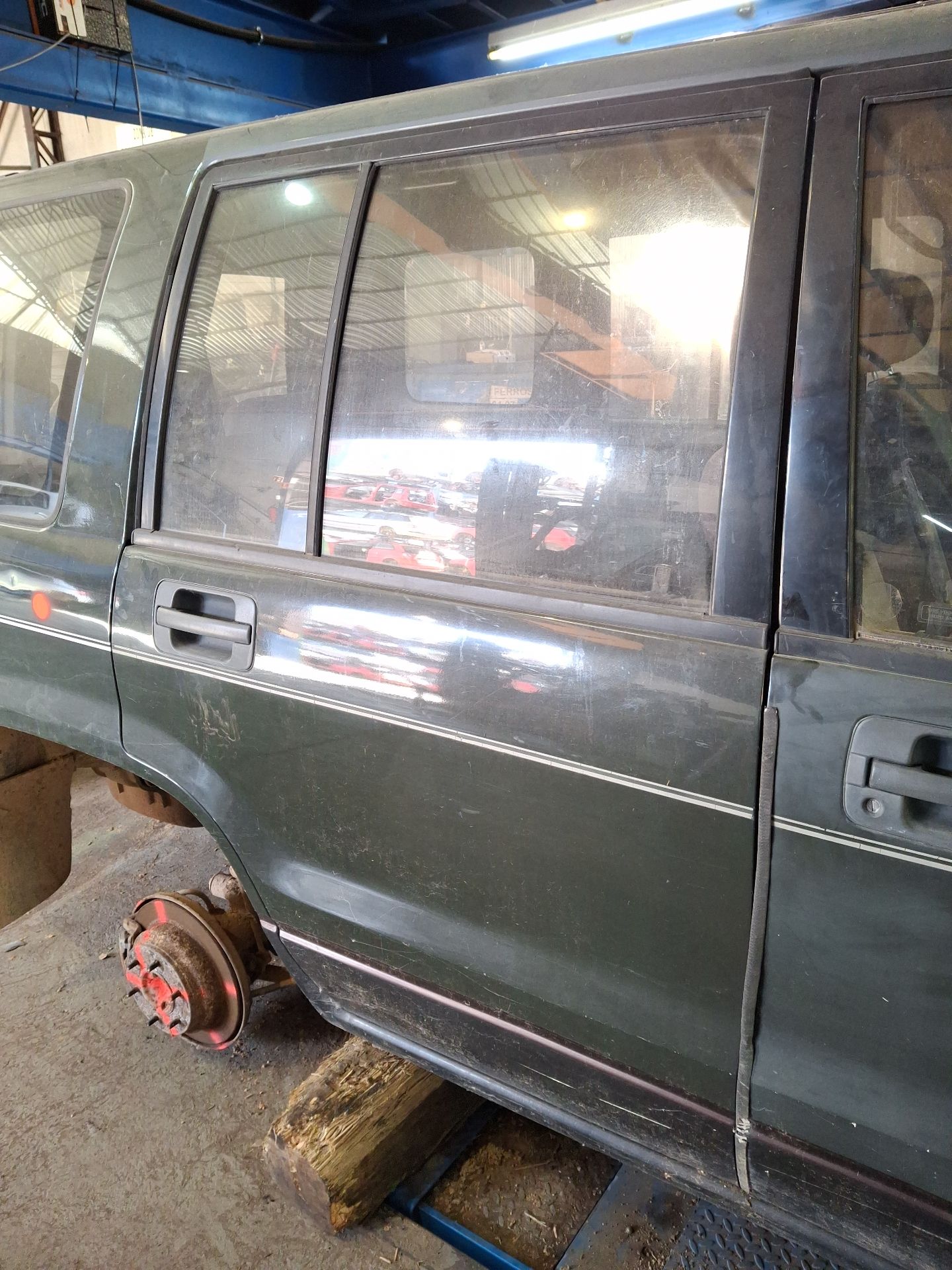 PUERTA TRASERA DERECHA OPEL MONTEREY 