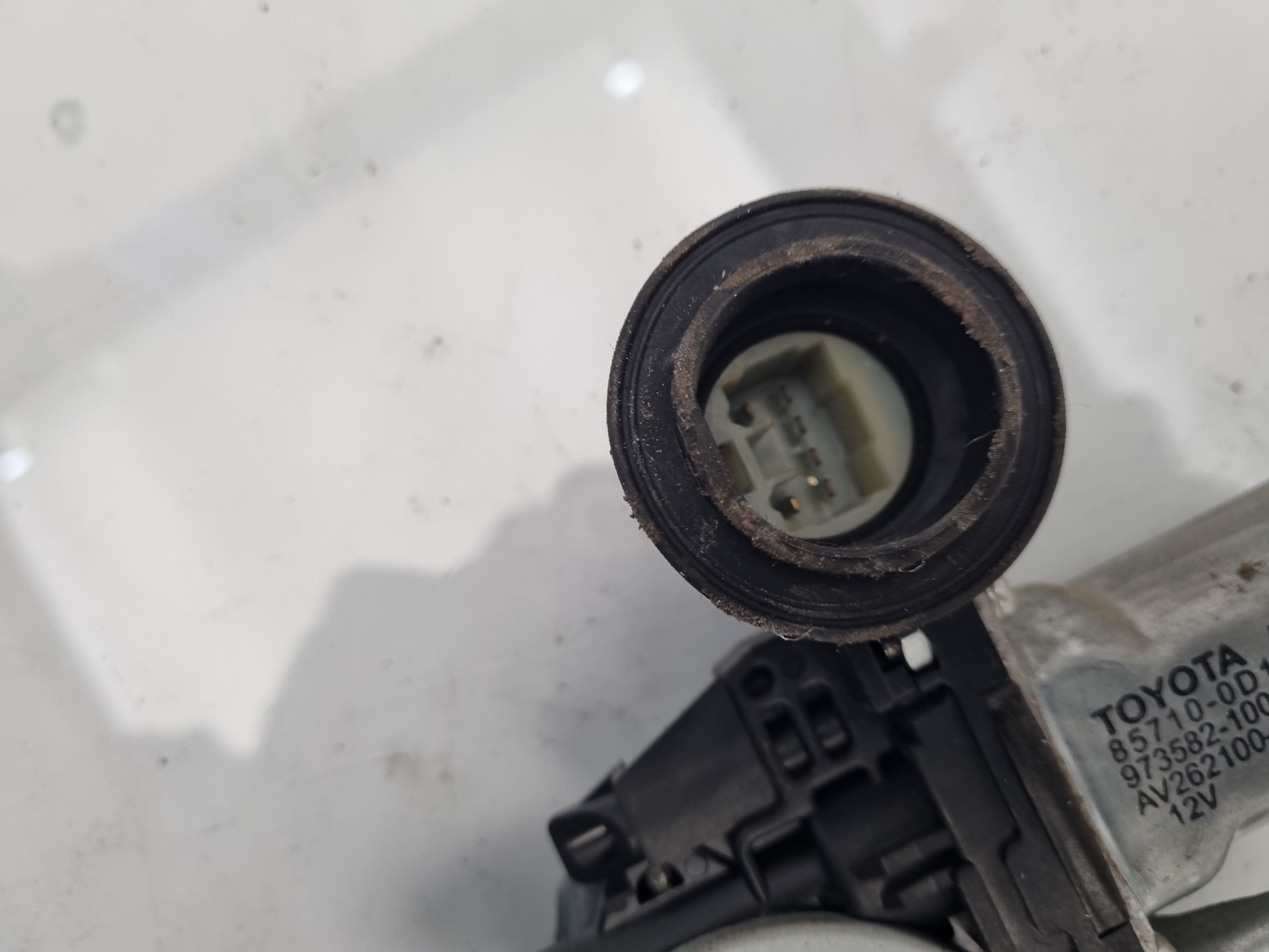 ELEVALUNAS DELANTERO DERECHO TOYOTA YARIS D1ND